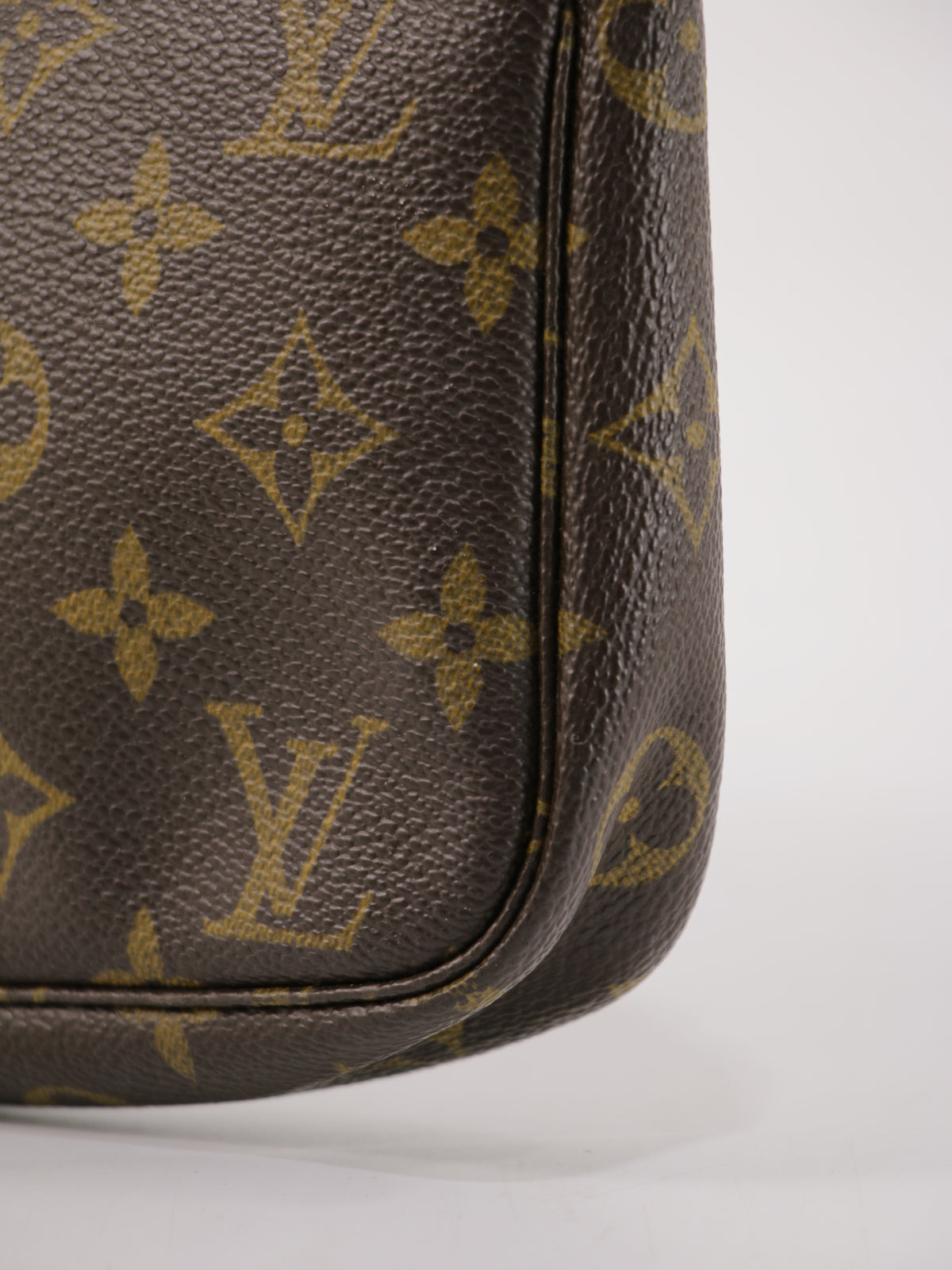 Louis Vuitton Accessories Pochette