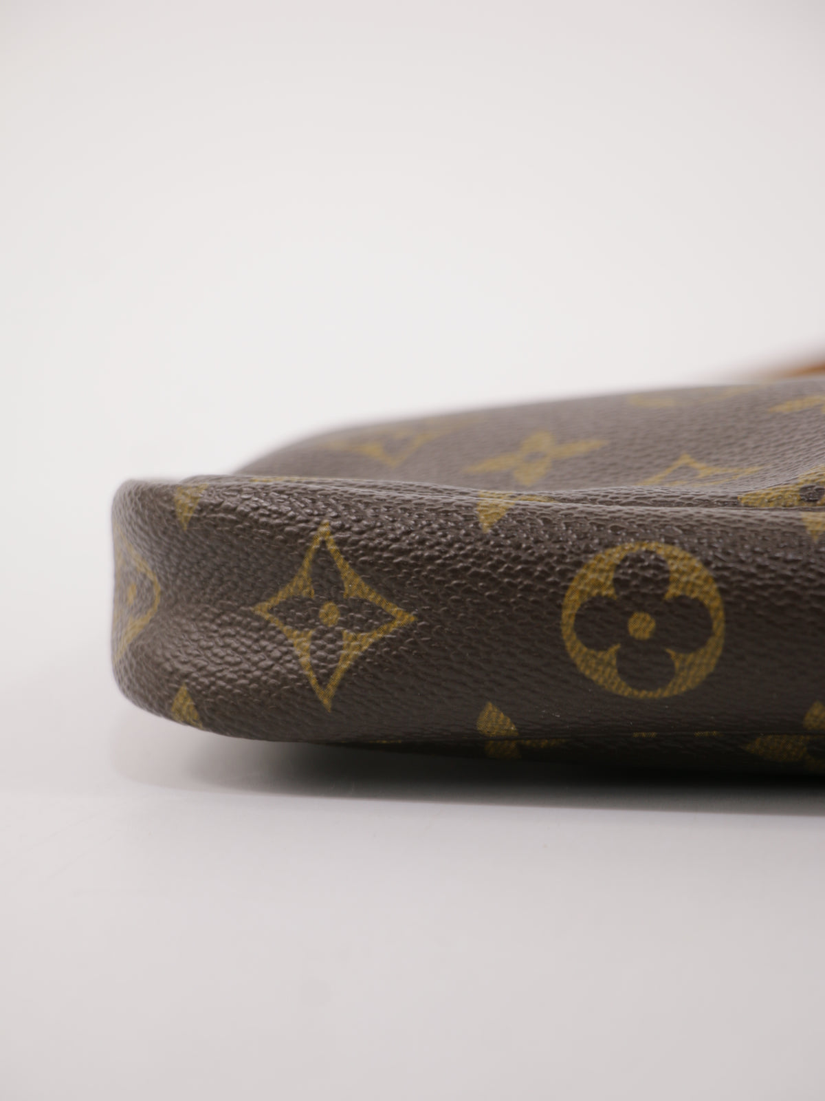 Louis Vuitton Accessories Pochette