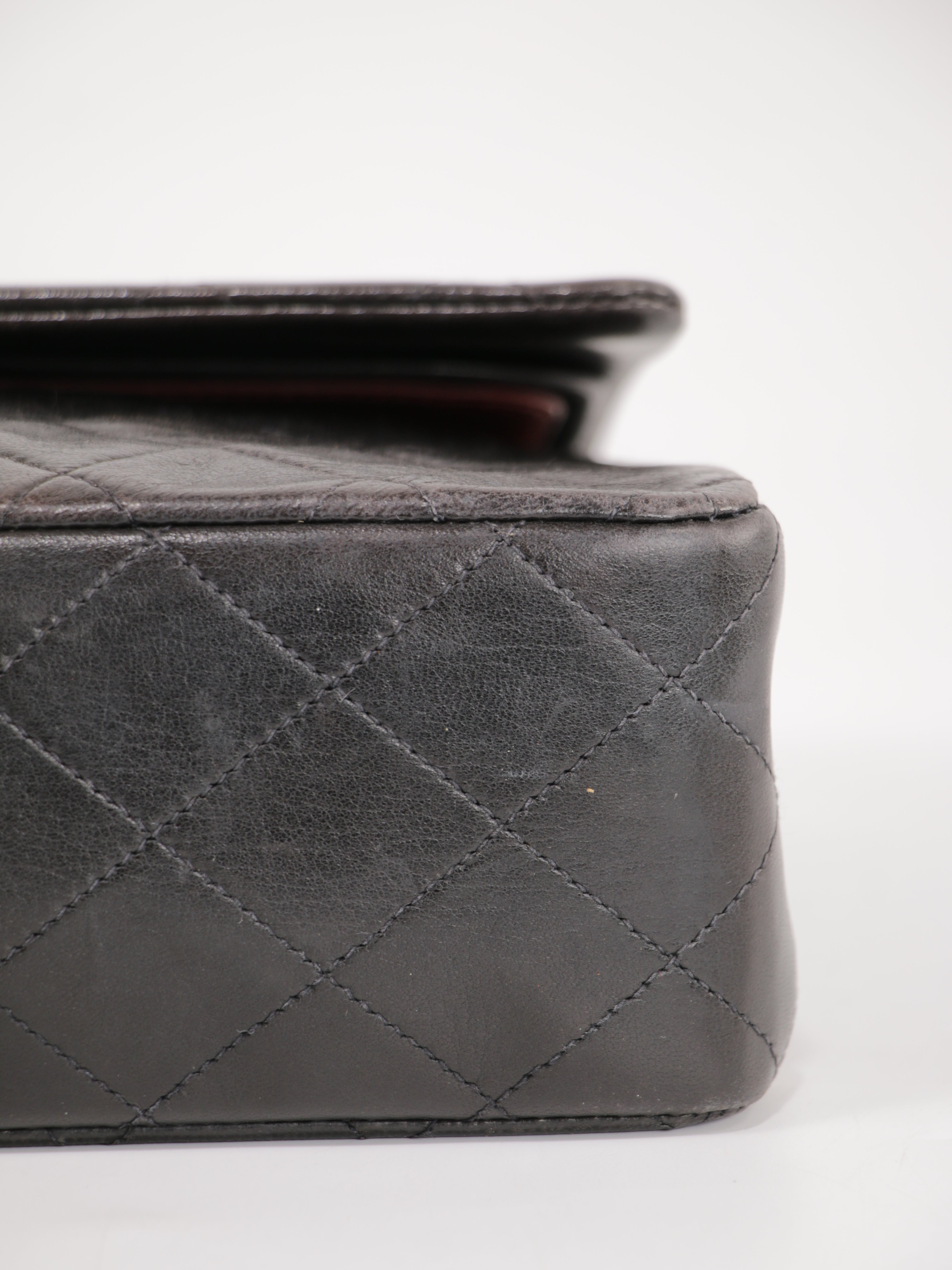 Medium Classic Flap