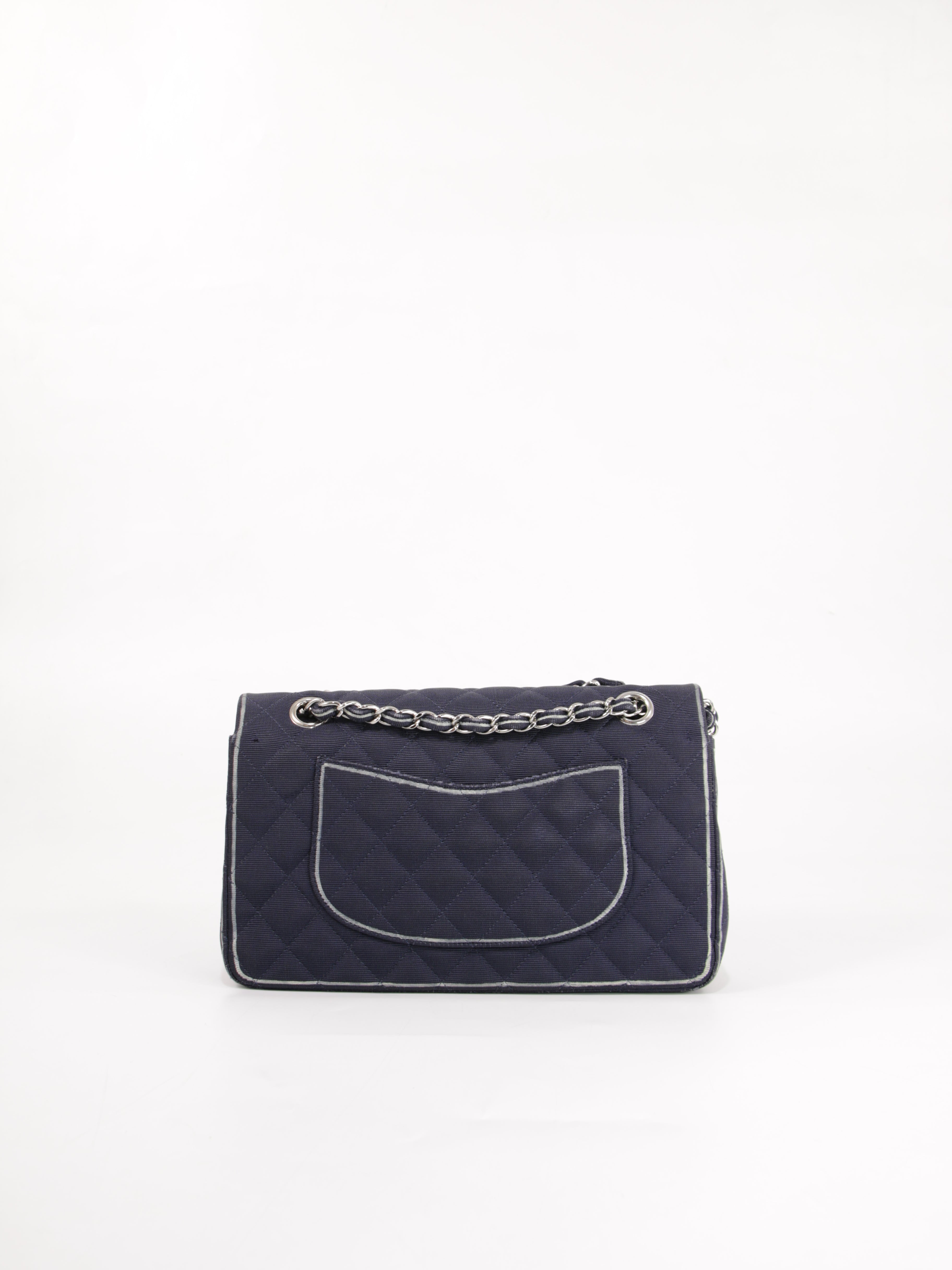Medium Classic Flap