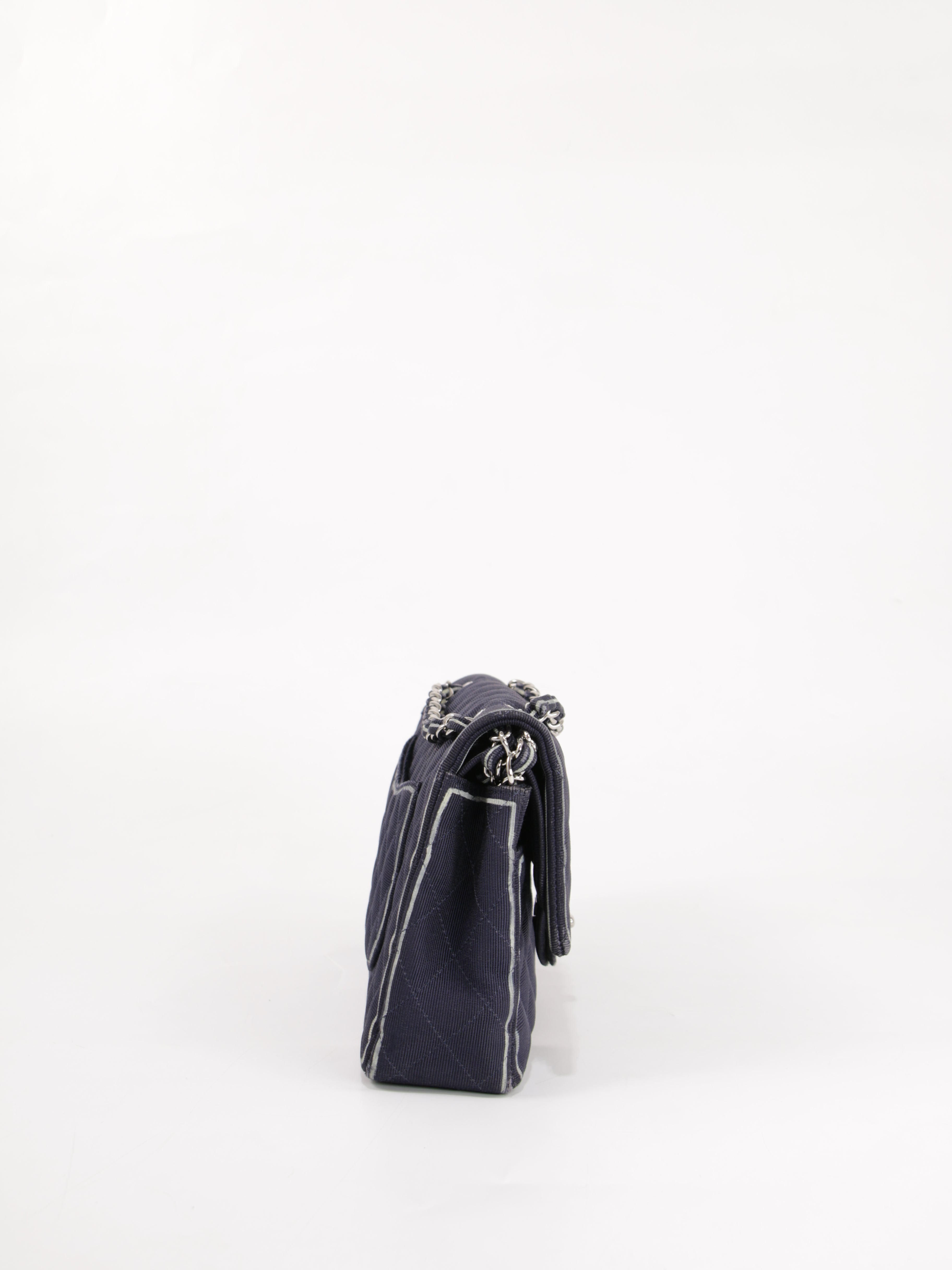 Medium Classic Flap