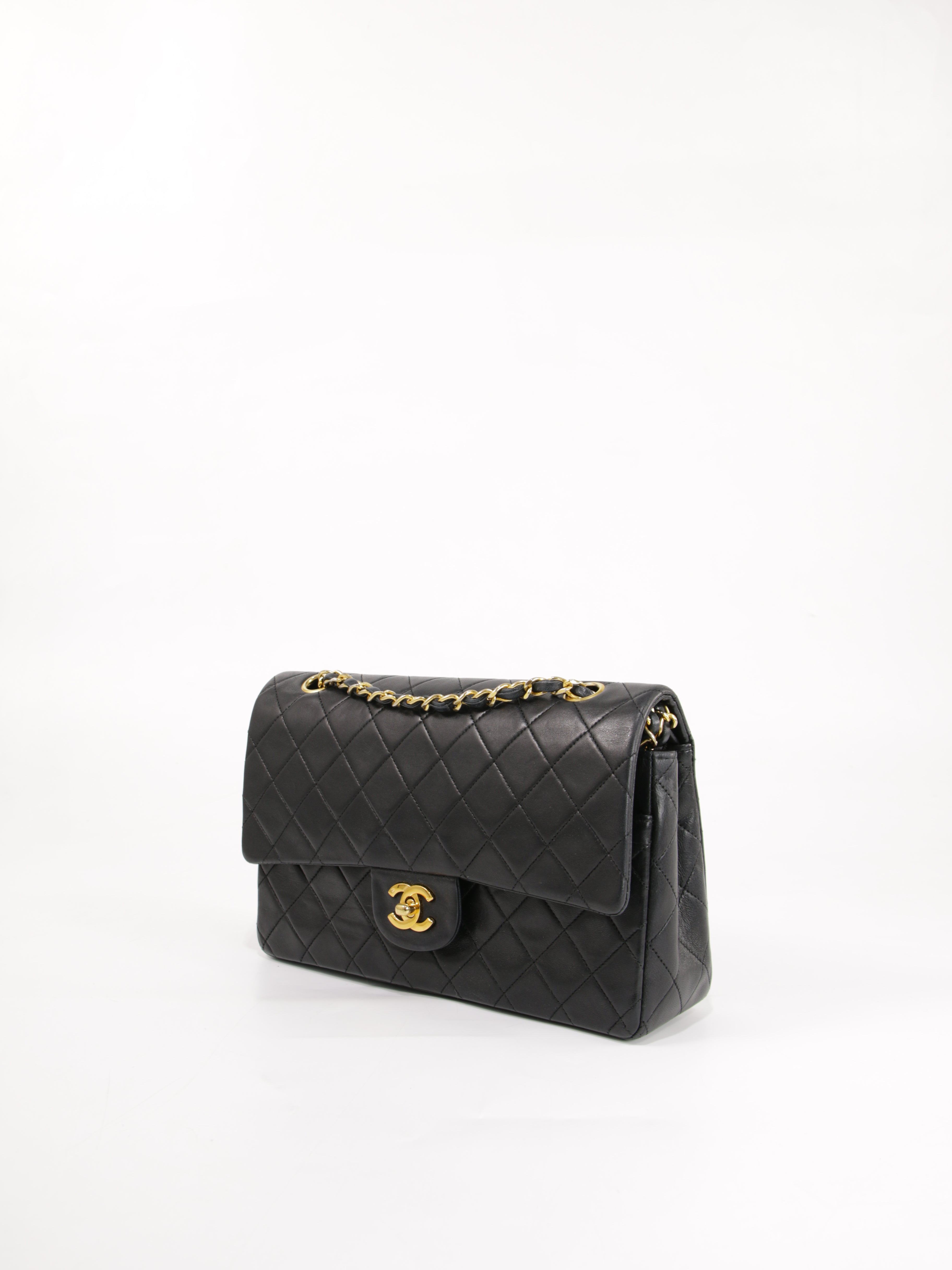 Medium Classic Flap
