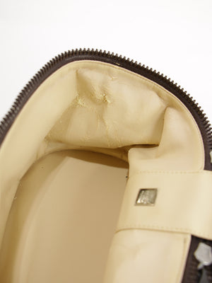 Cosmetic pouch