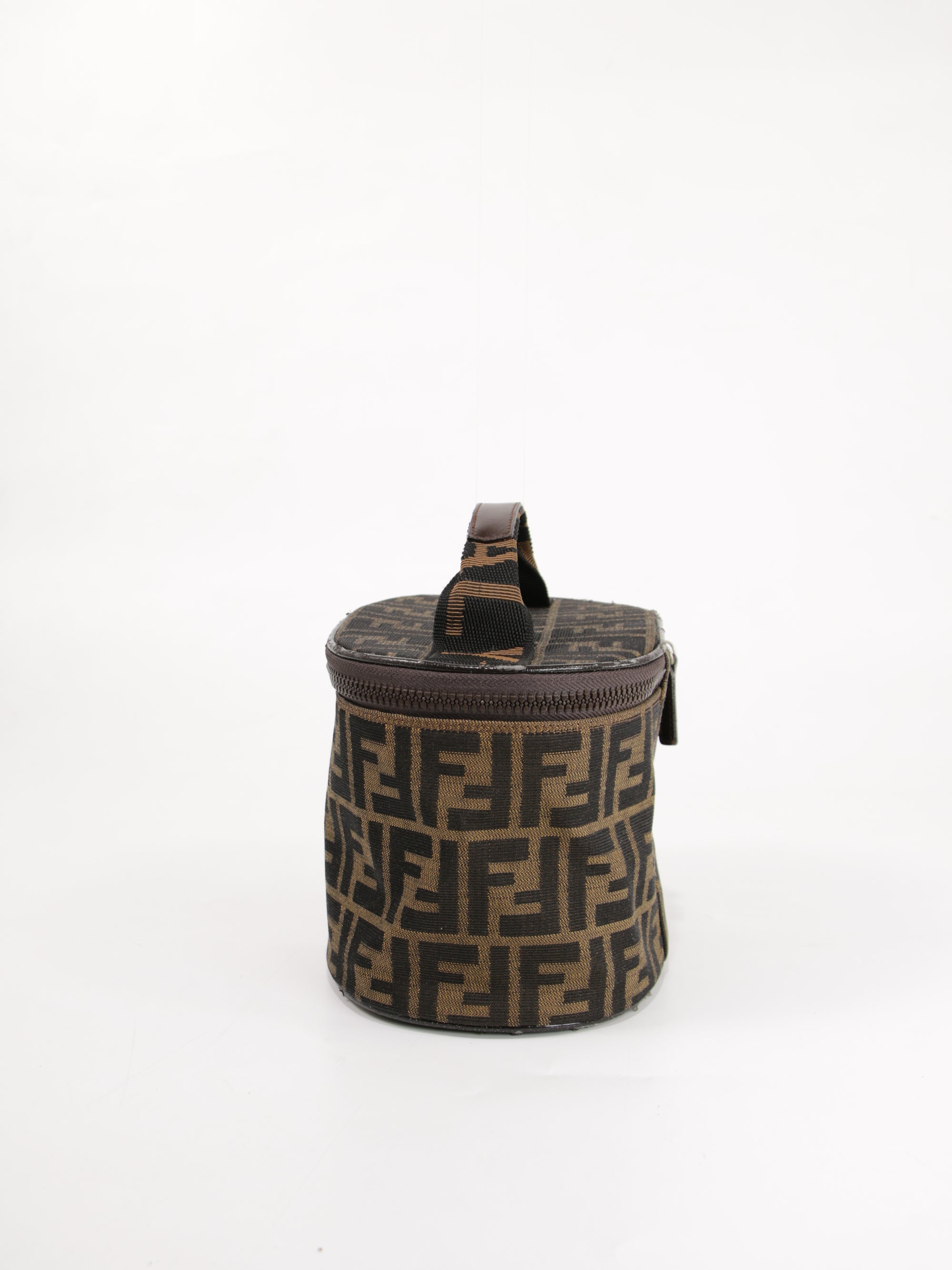 Cosmetic pouch