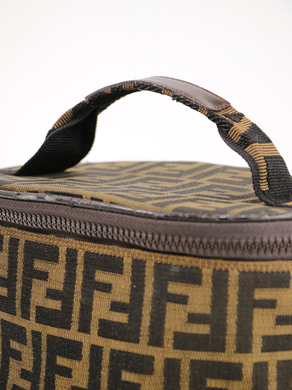 Cosmetic pouch