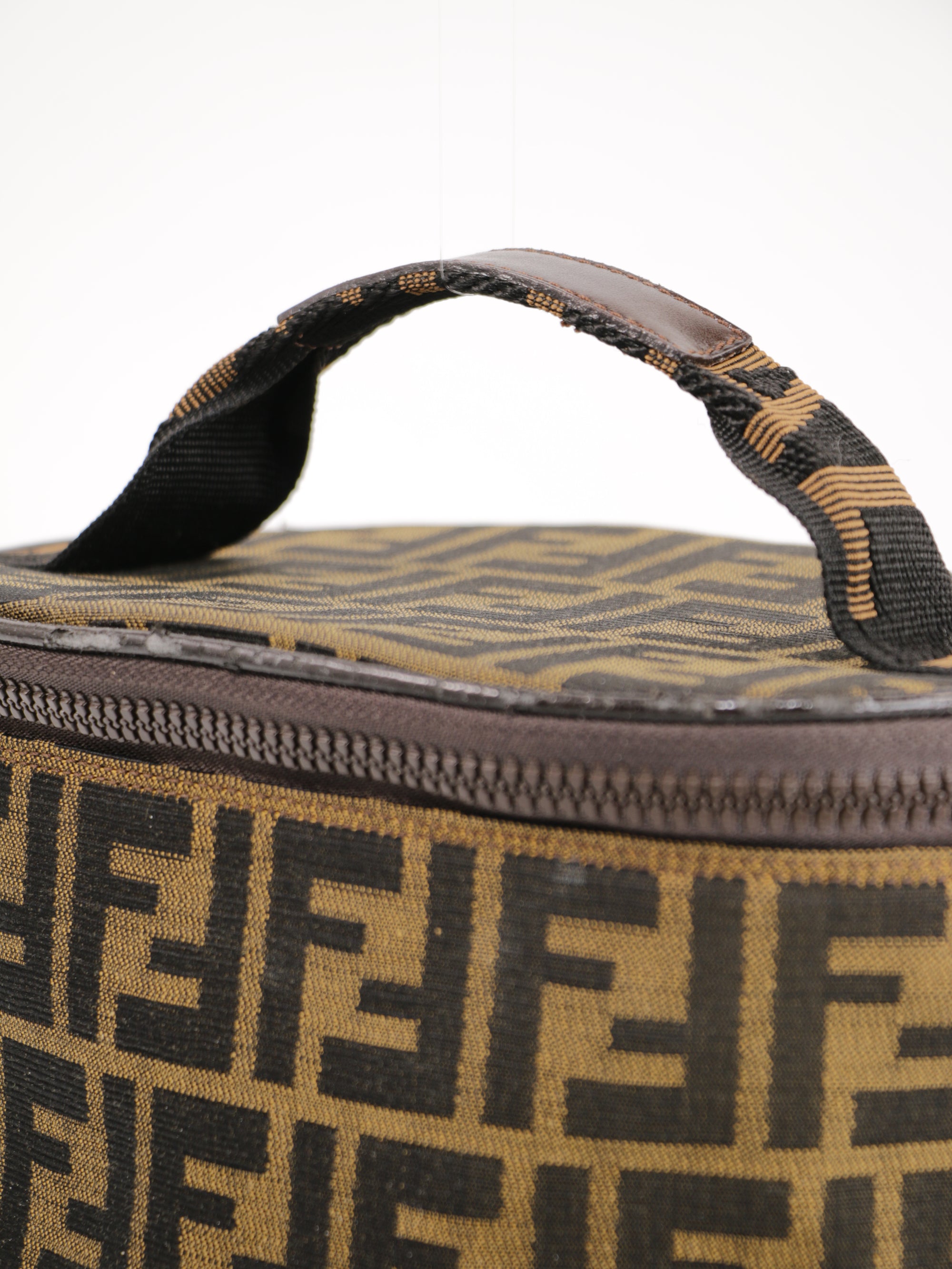 Cosmetic pouch