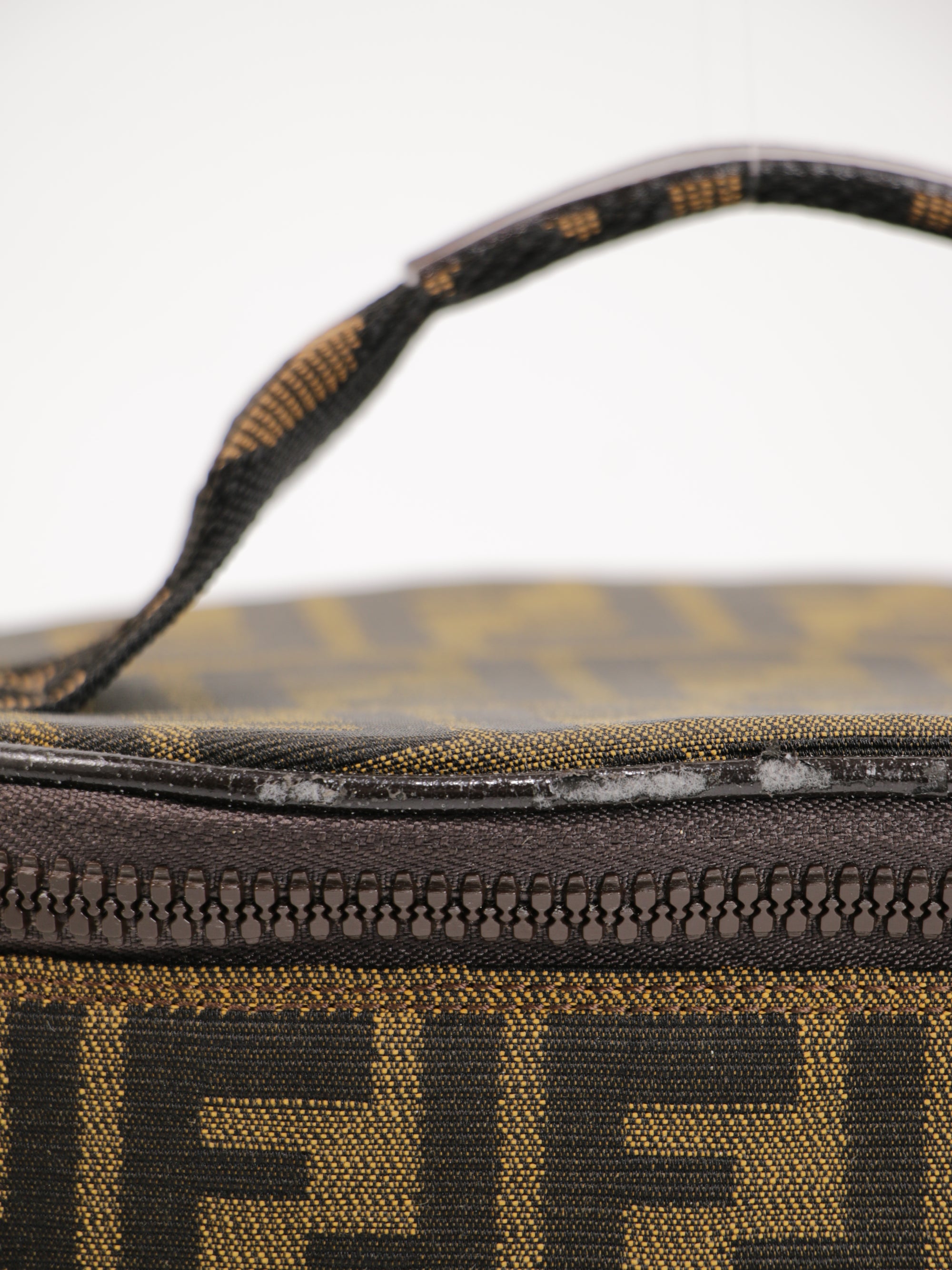 Cosmetic pouch