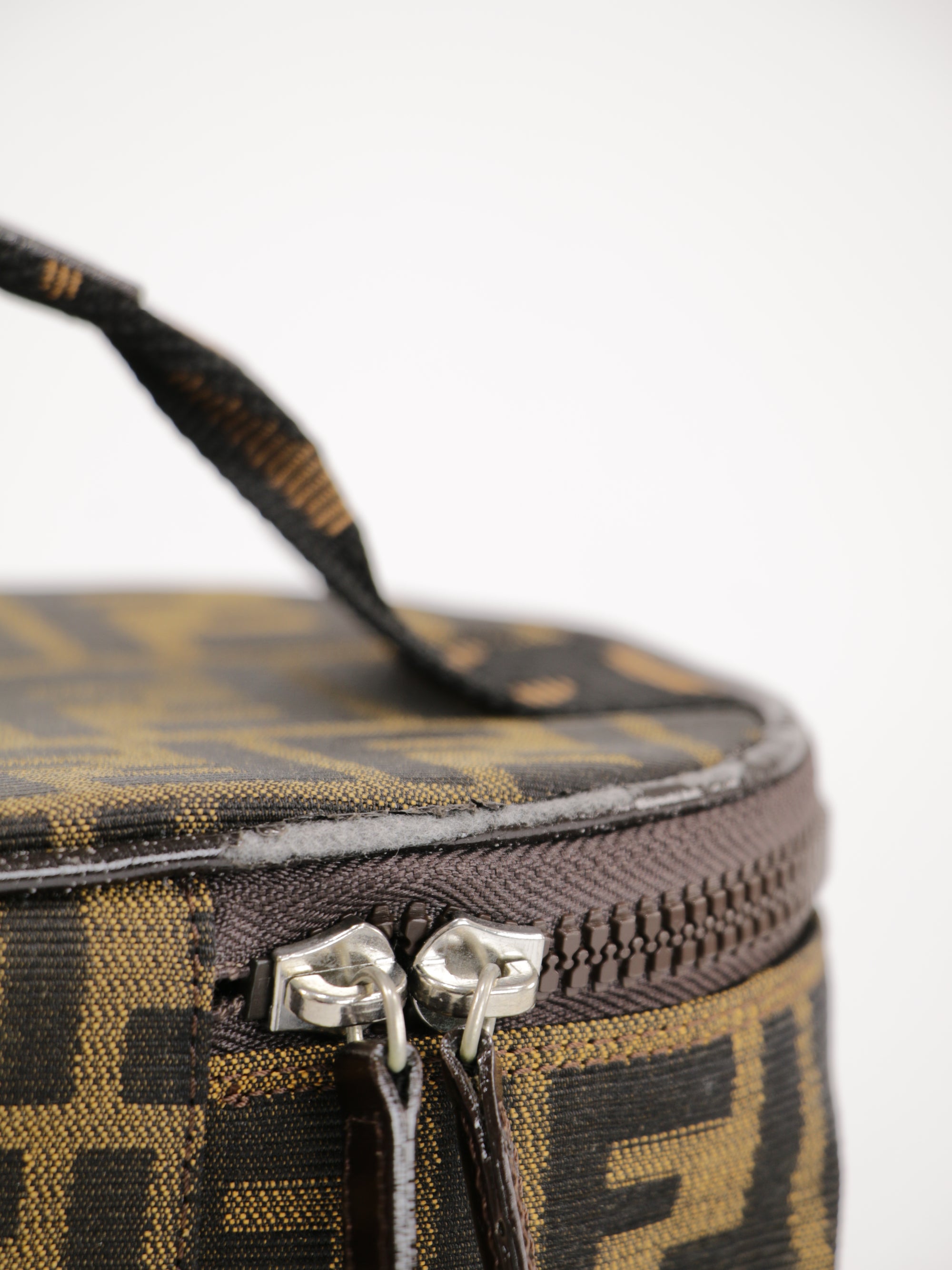Cosmetic pouch