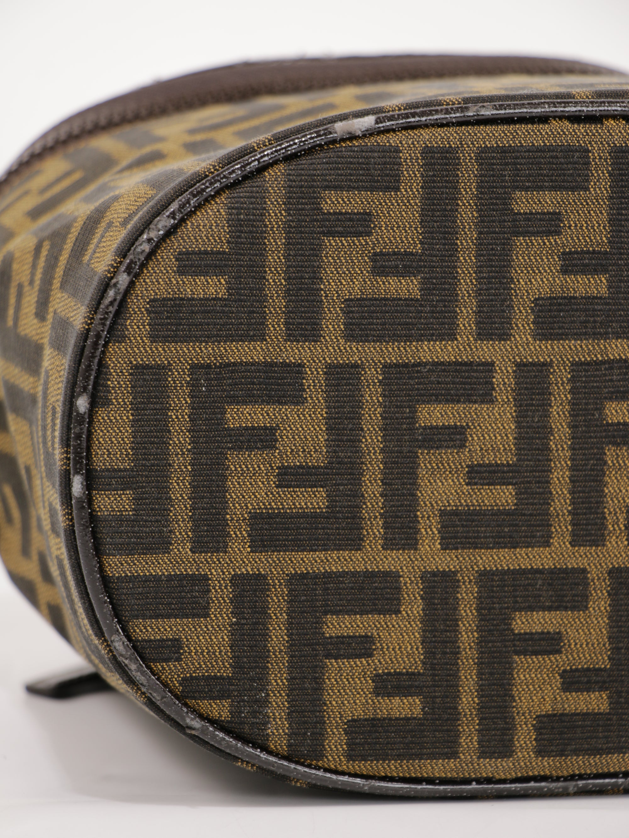 Cosmetic pouch