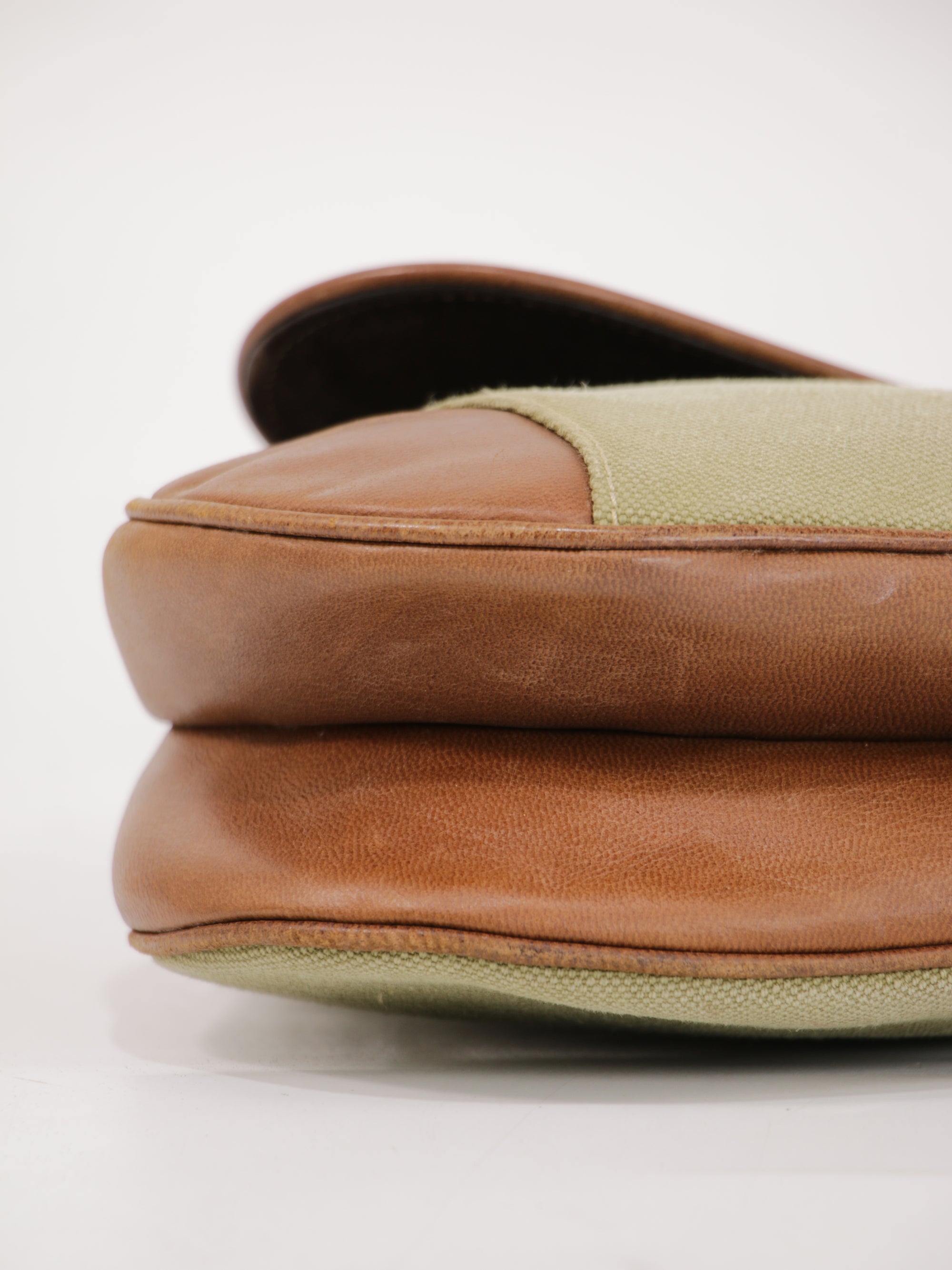 Saddle