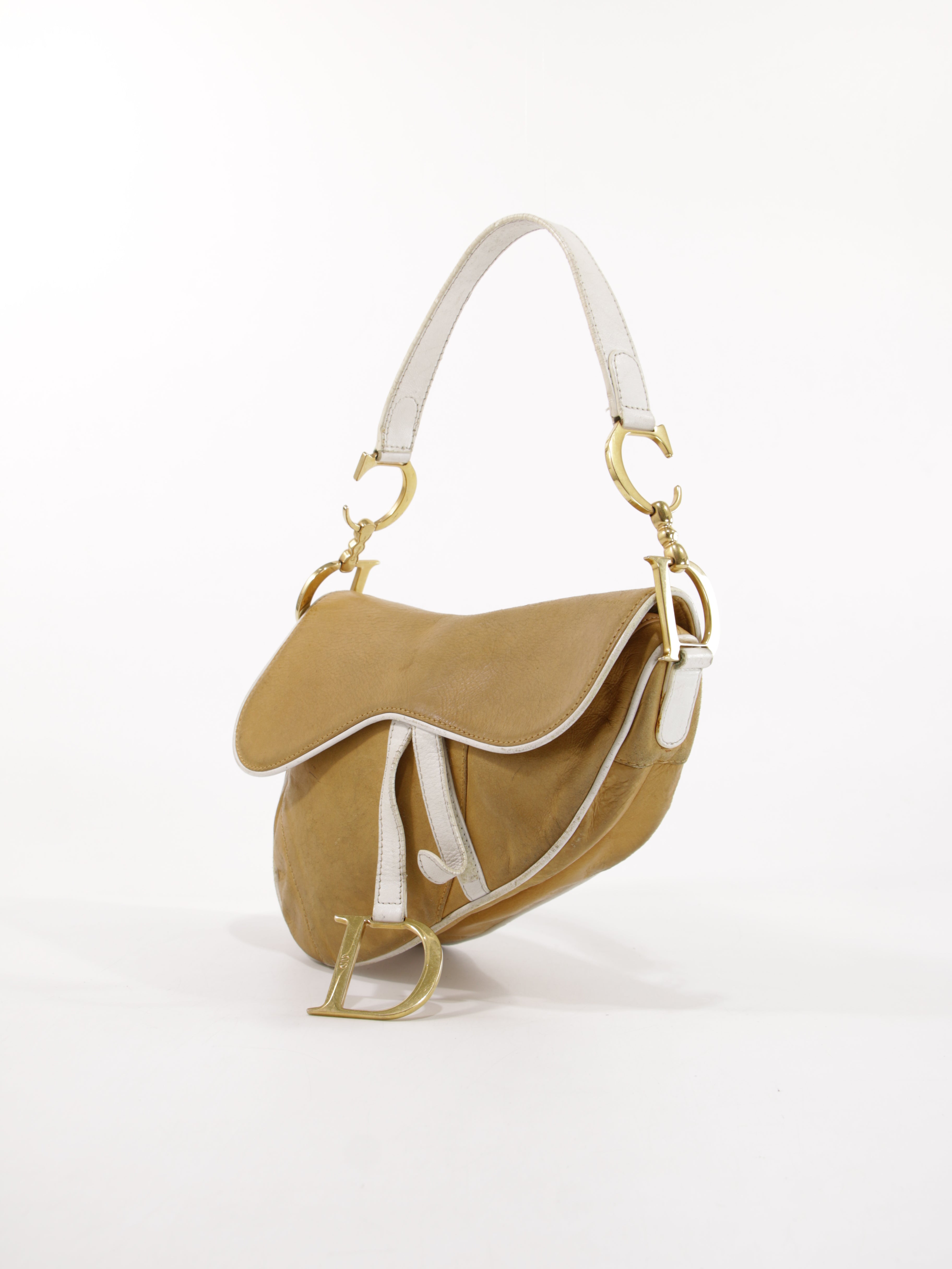 Saddle