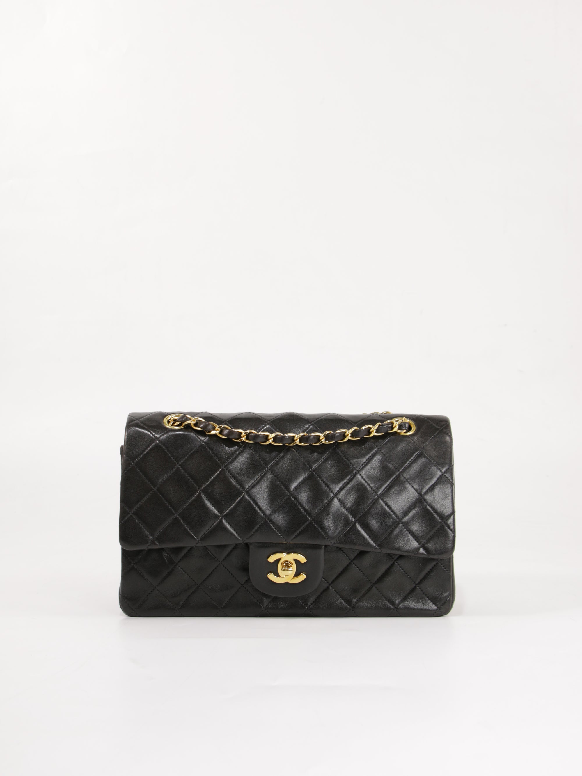 Medium Classic Flap