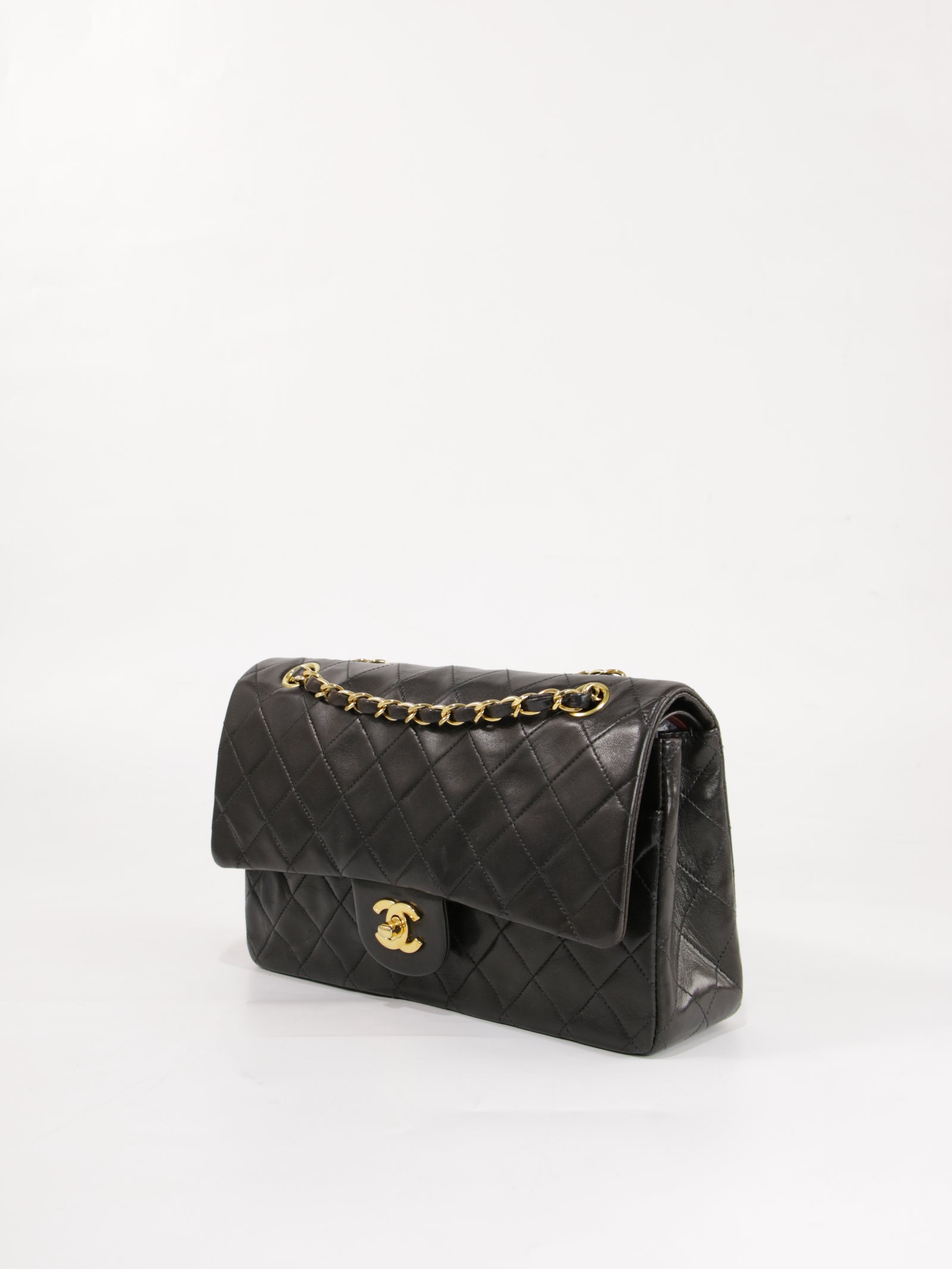 Medium Classic Flap