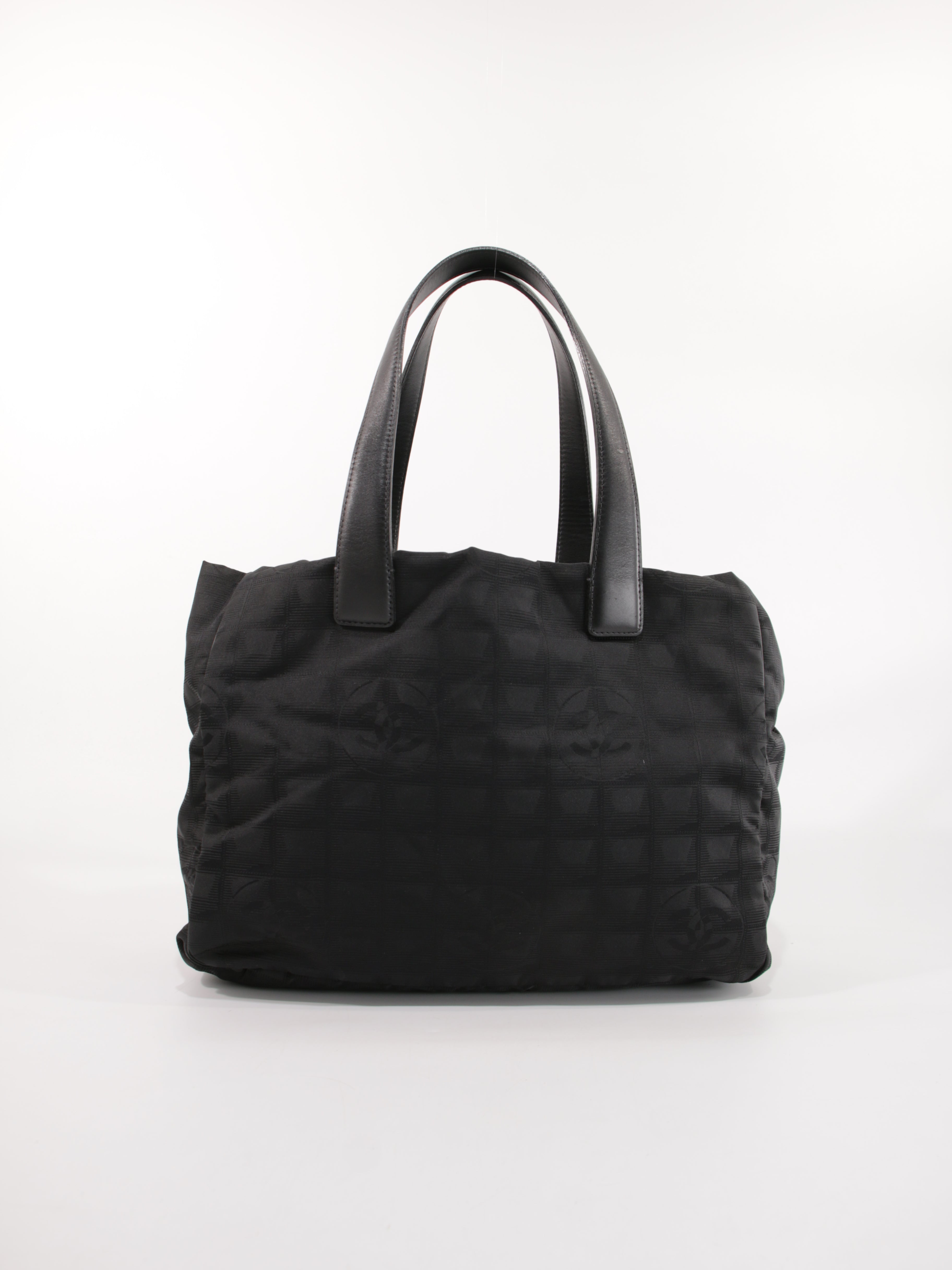 Medium New Travel Line Tote