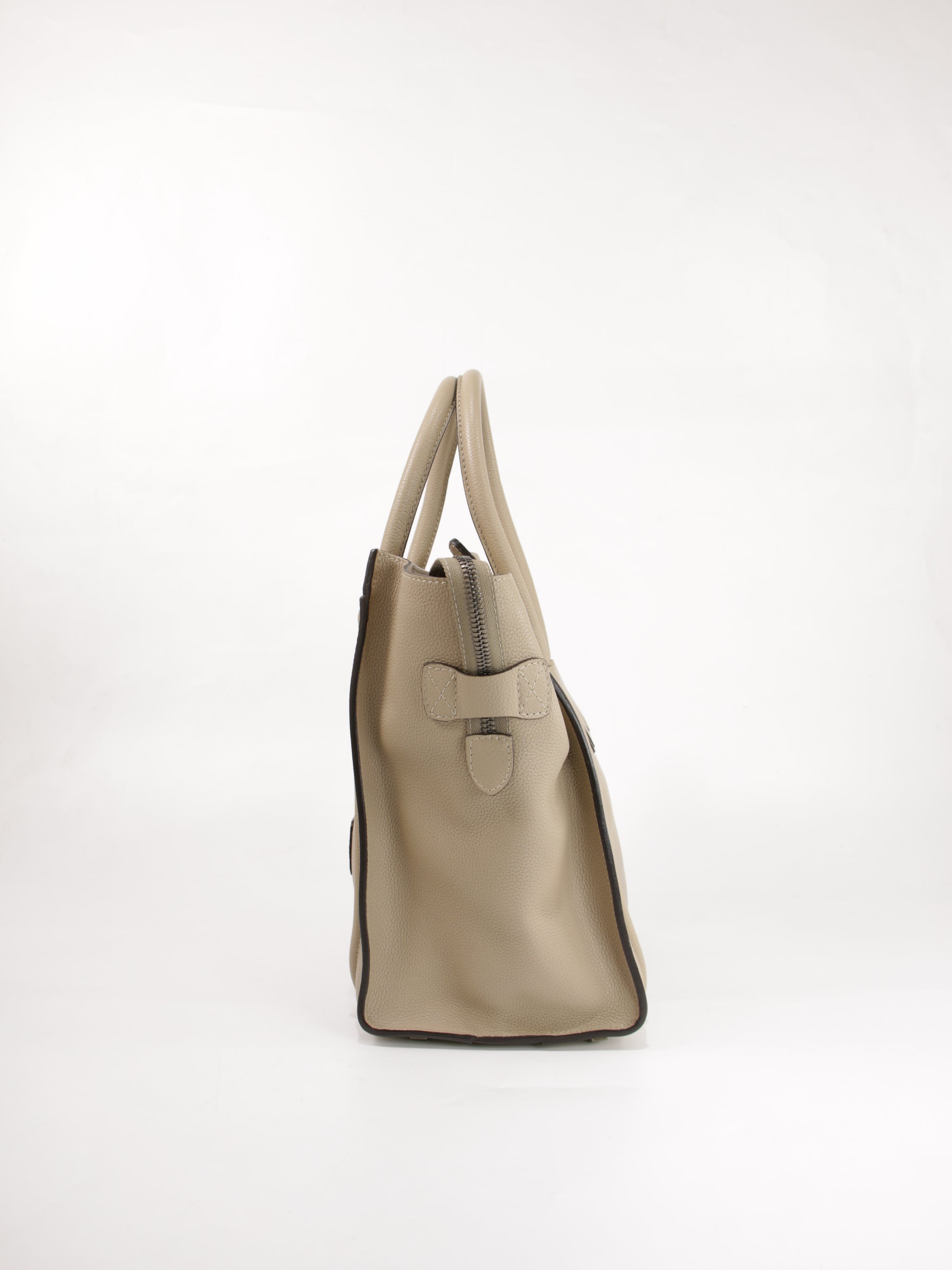 Medium luggage
