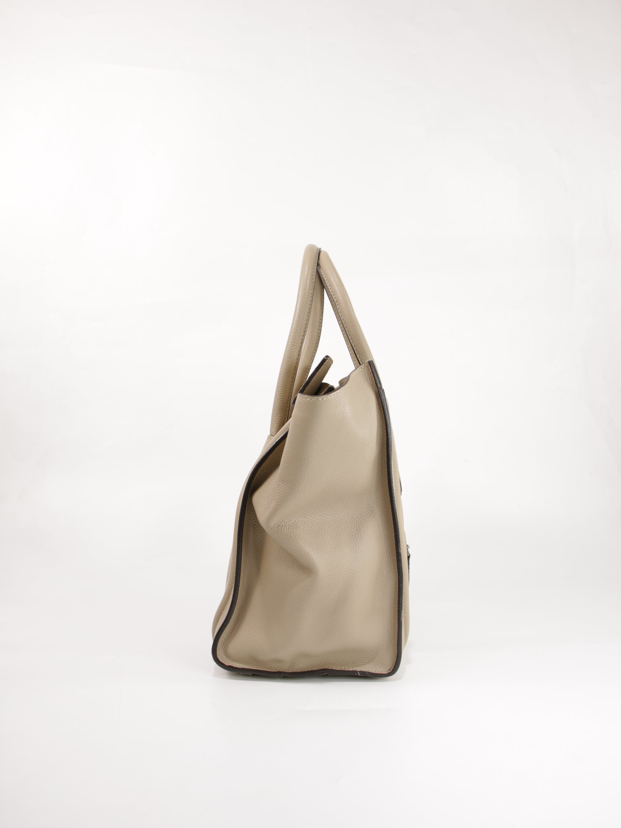 Medium luggage