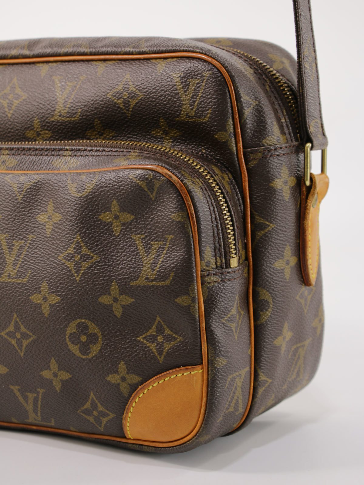 Louis Vuitton Nile PM