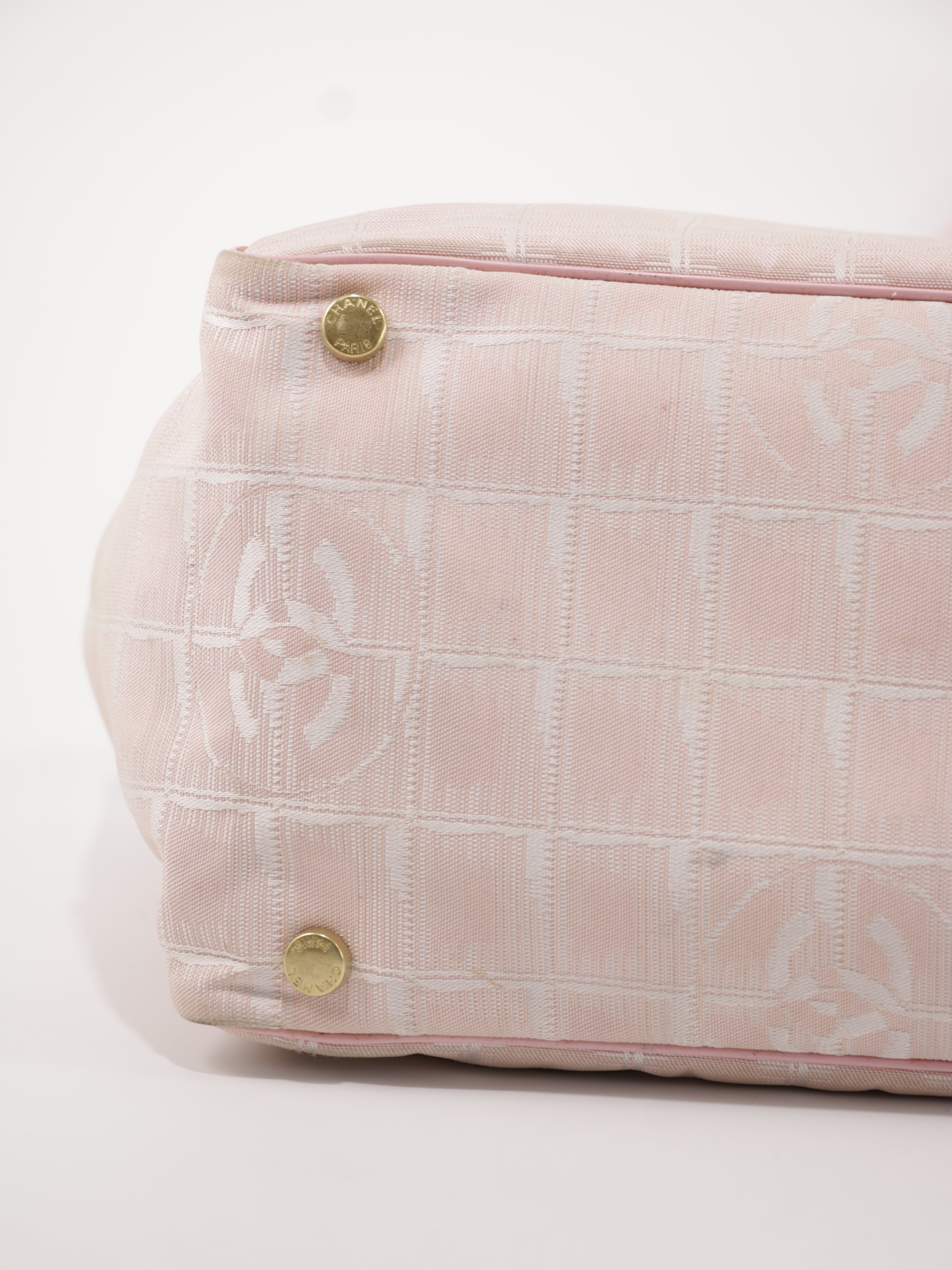 Medium New Travel Line Tote