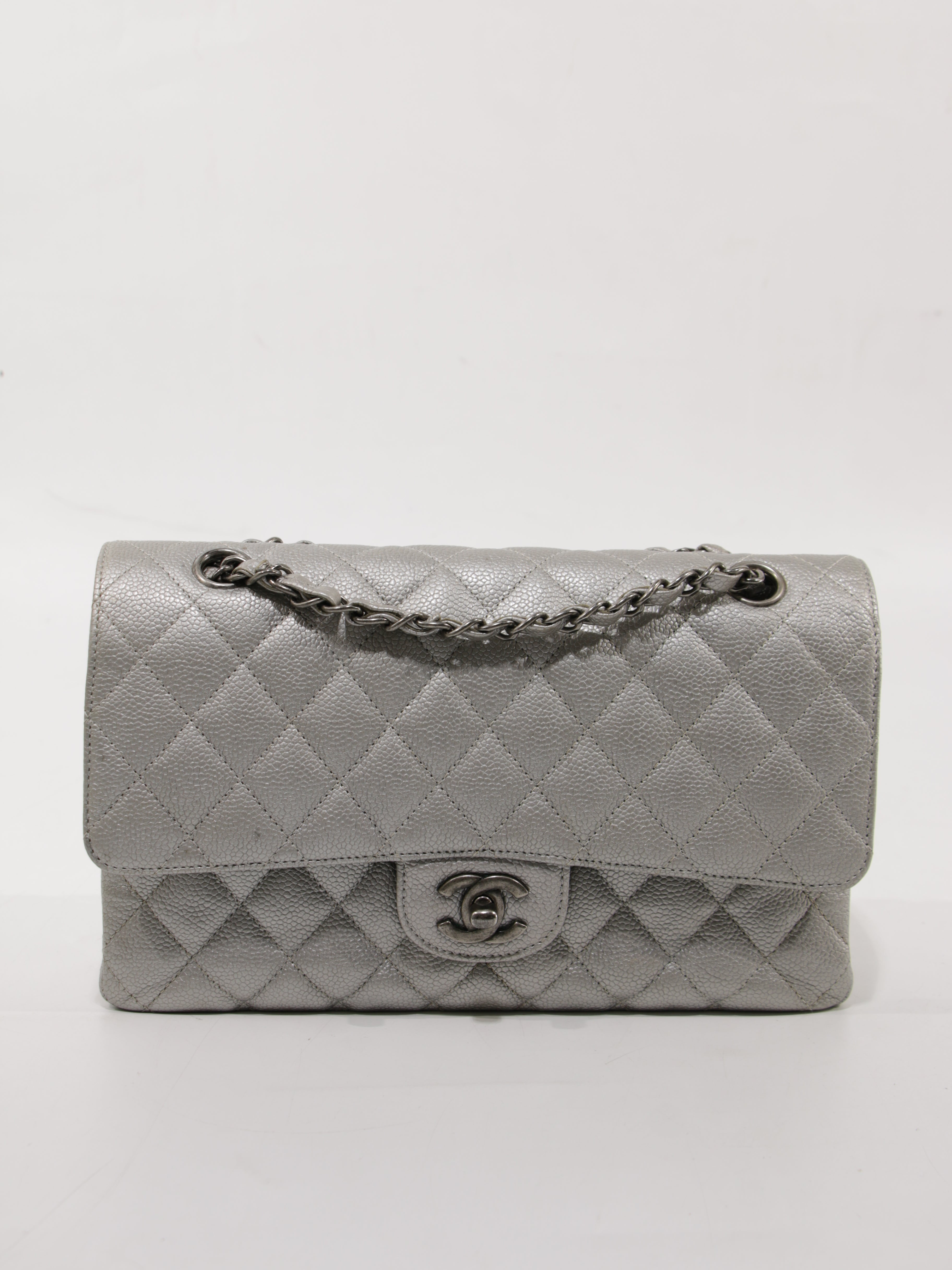 Medium Classic Flap