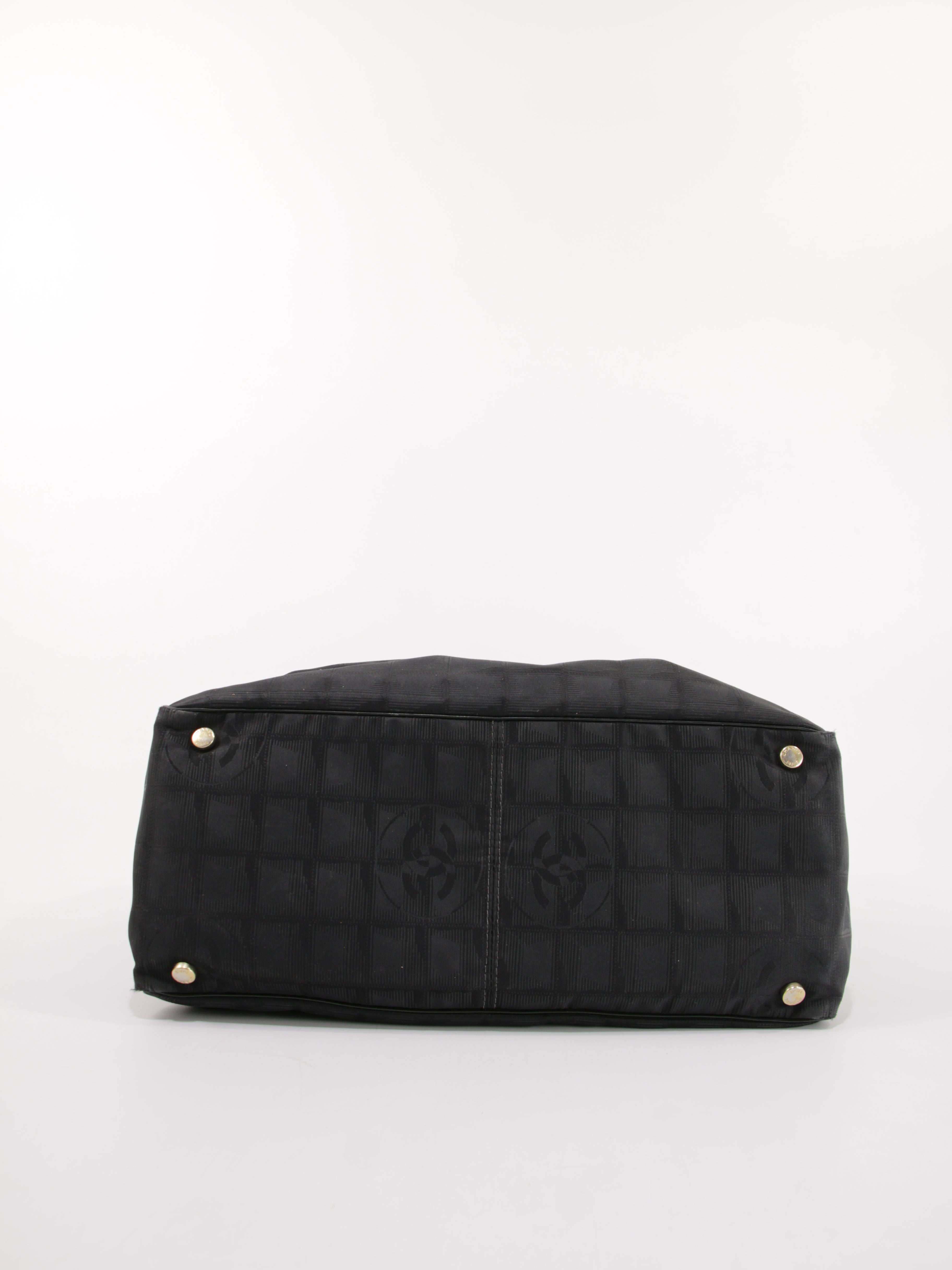 Medium New Travel Line Tote