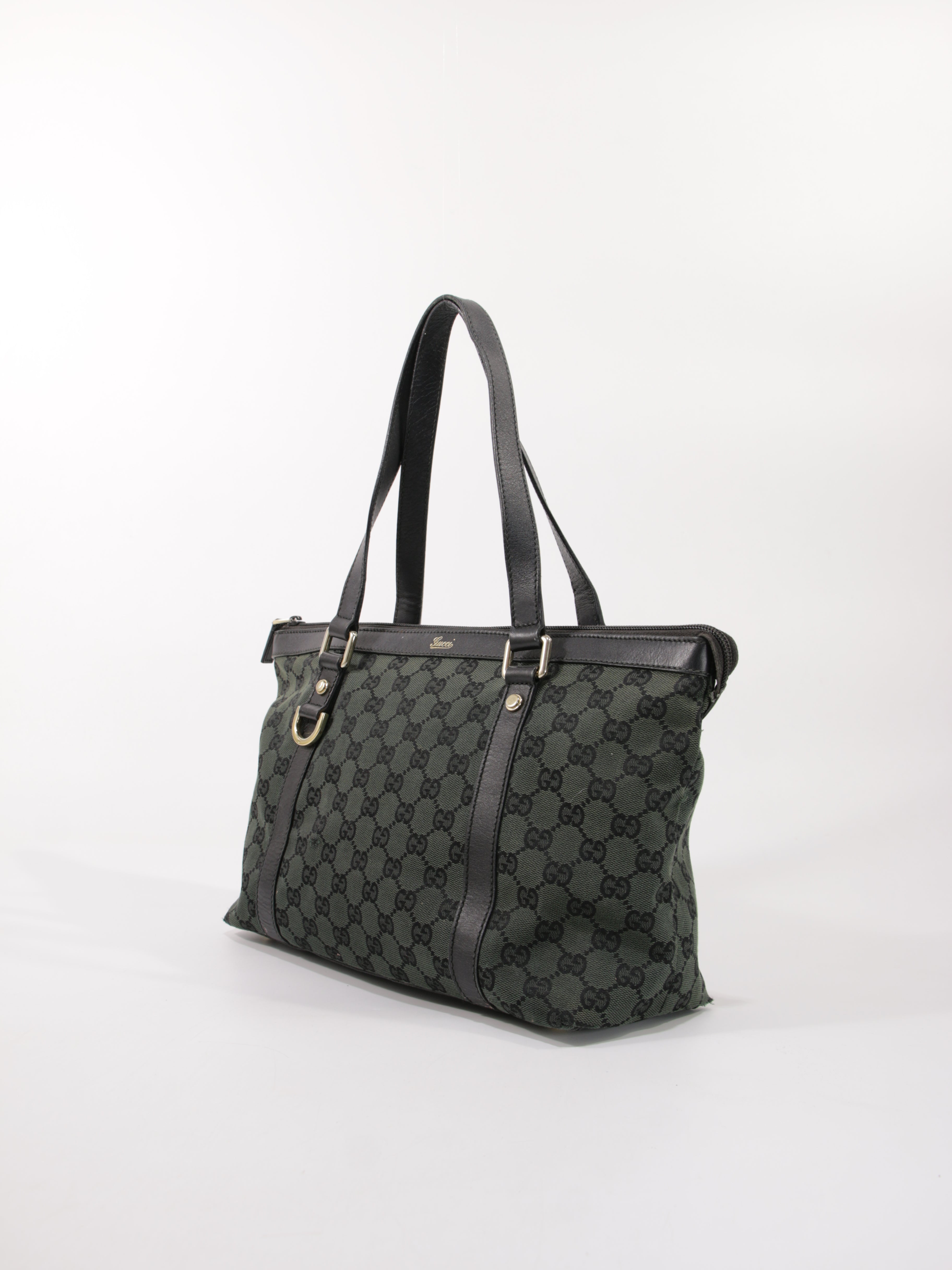 Abbey Zip Tote