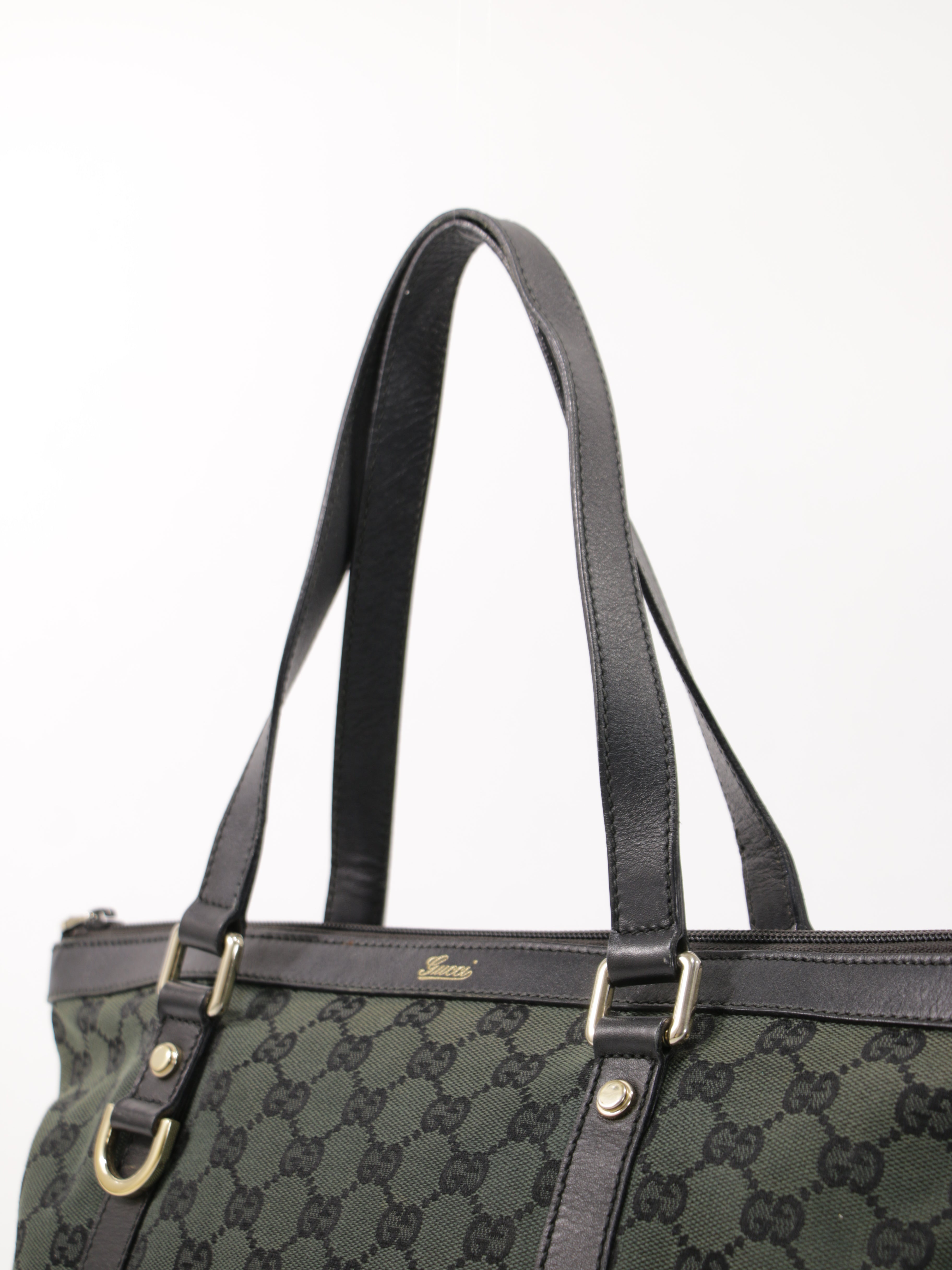 Abbey Zip Tote