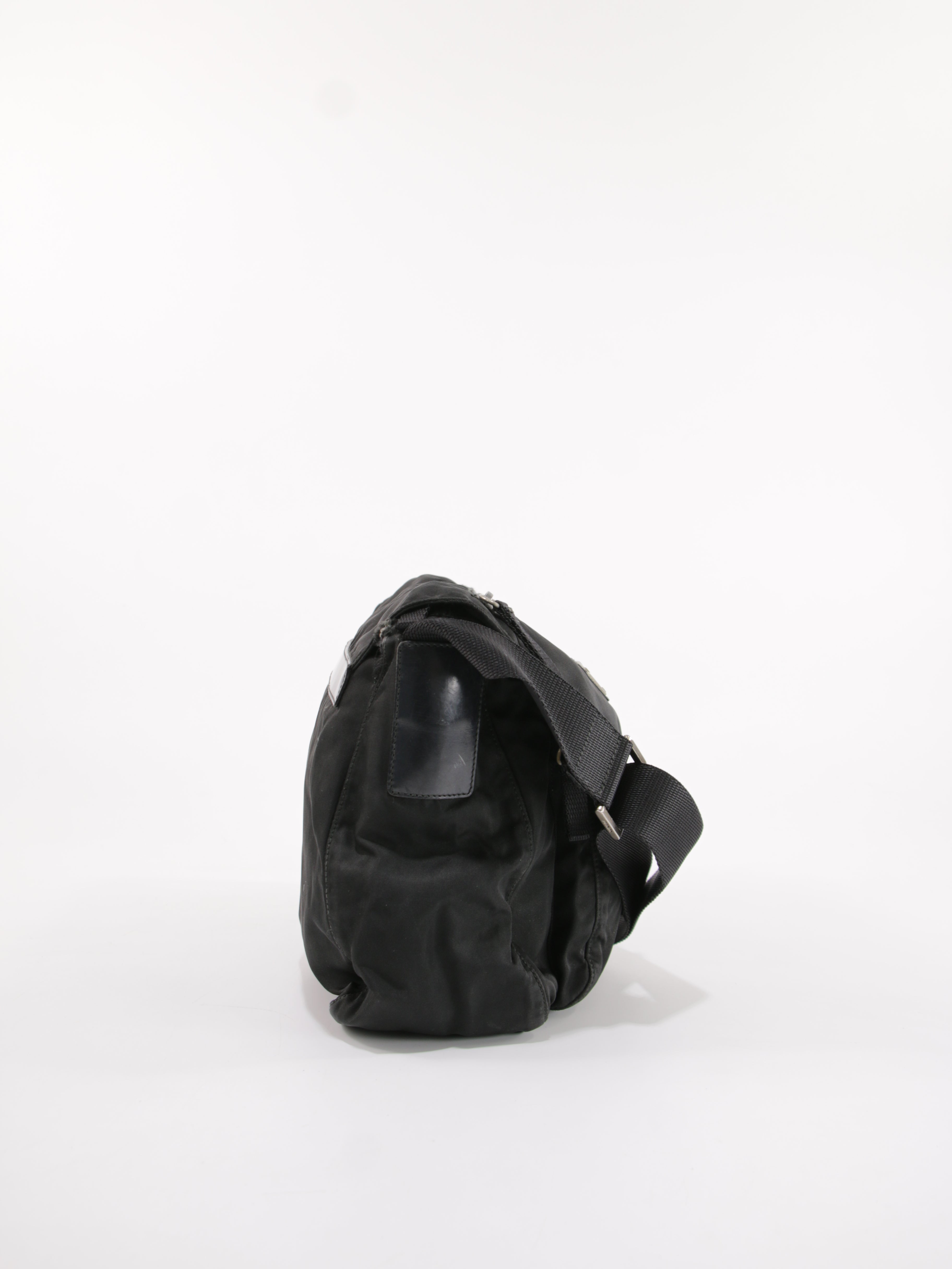 Single Buckle Messenger