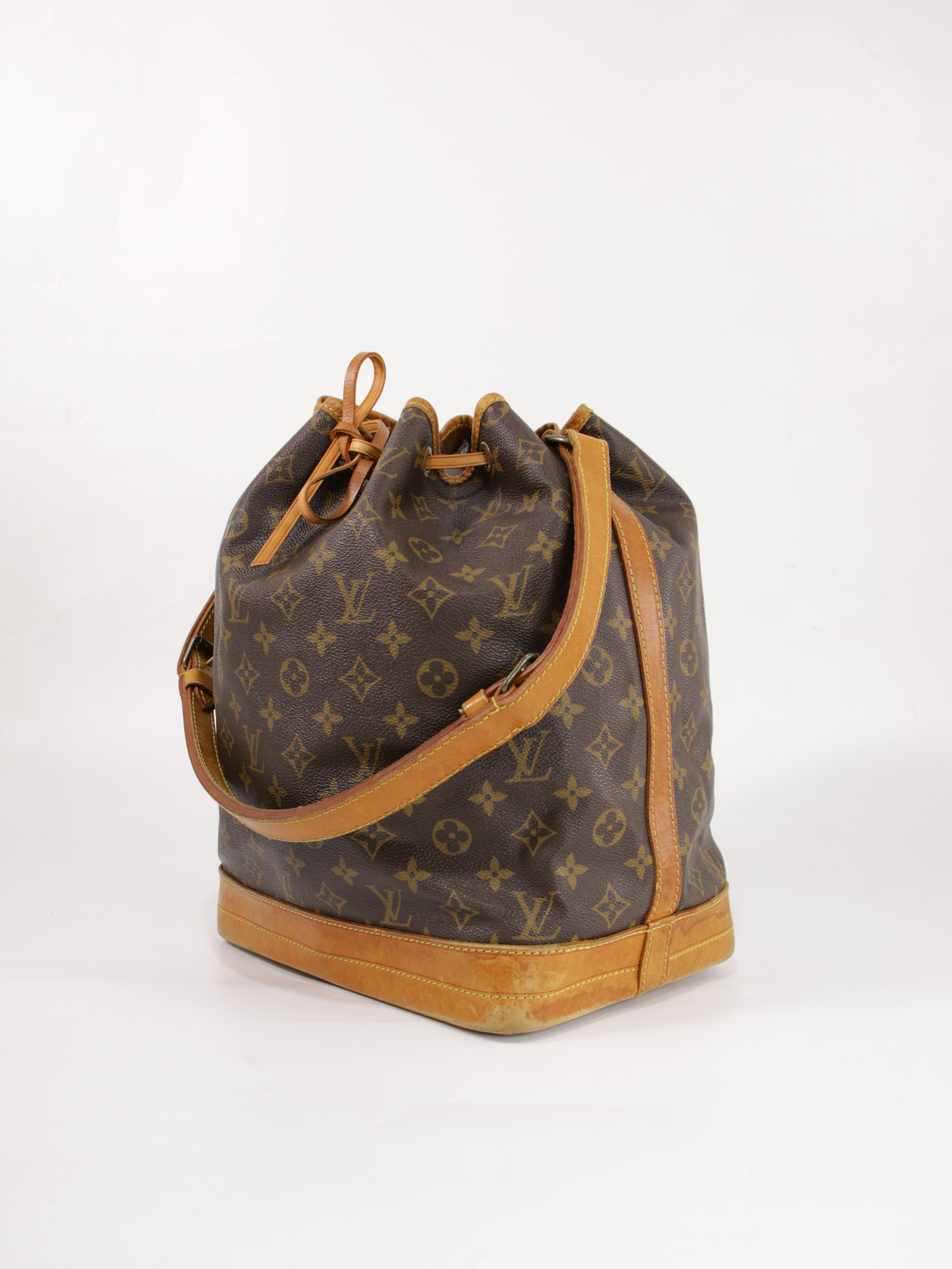 エレガントで実用的♪【LOUIS VUITTON】ノエカーゴ shoulder bag Noé - Handbags - Women | LOUIS VUITTON