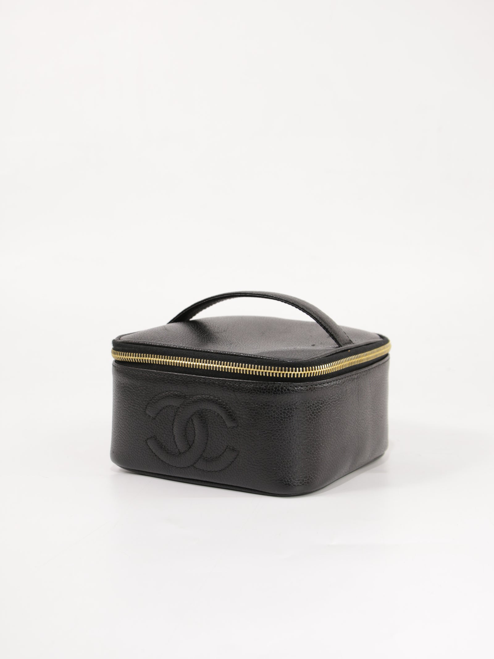 Cosmetic pouch