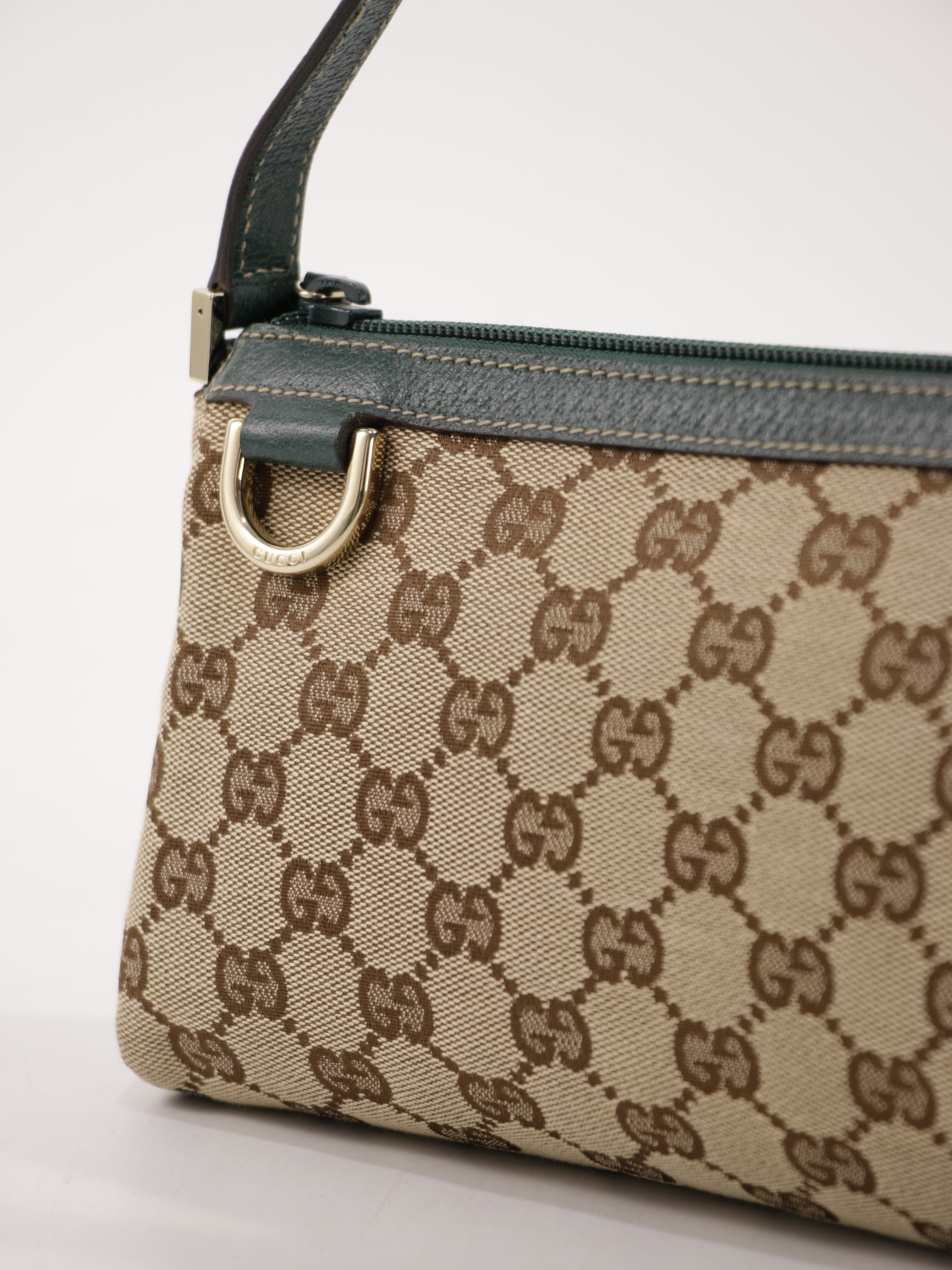 Abbey D-Ring Pochette