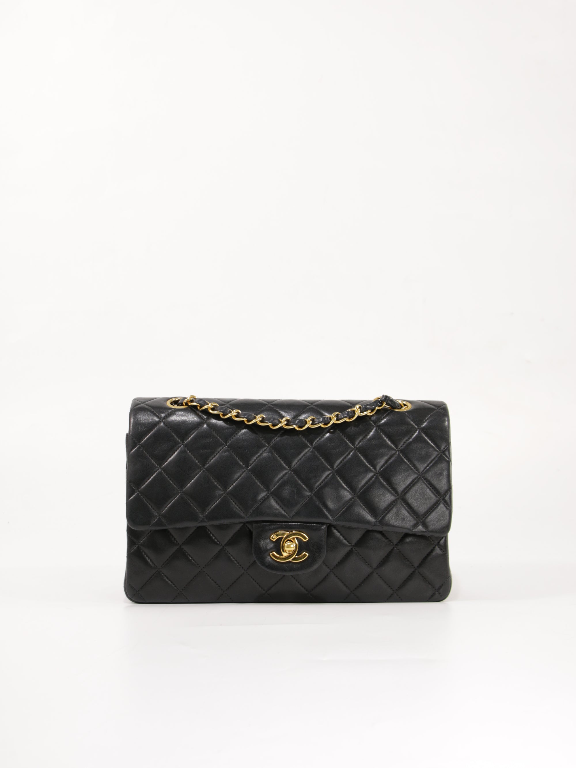 Medium Classic Flap