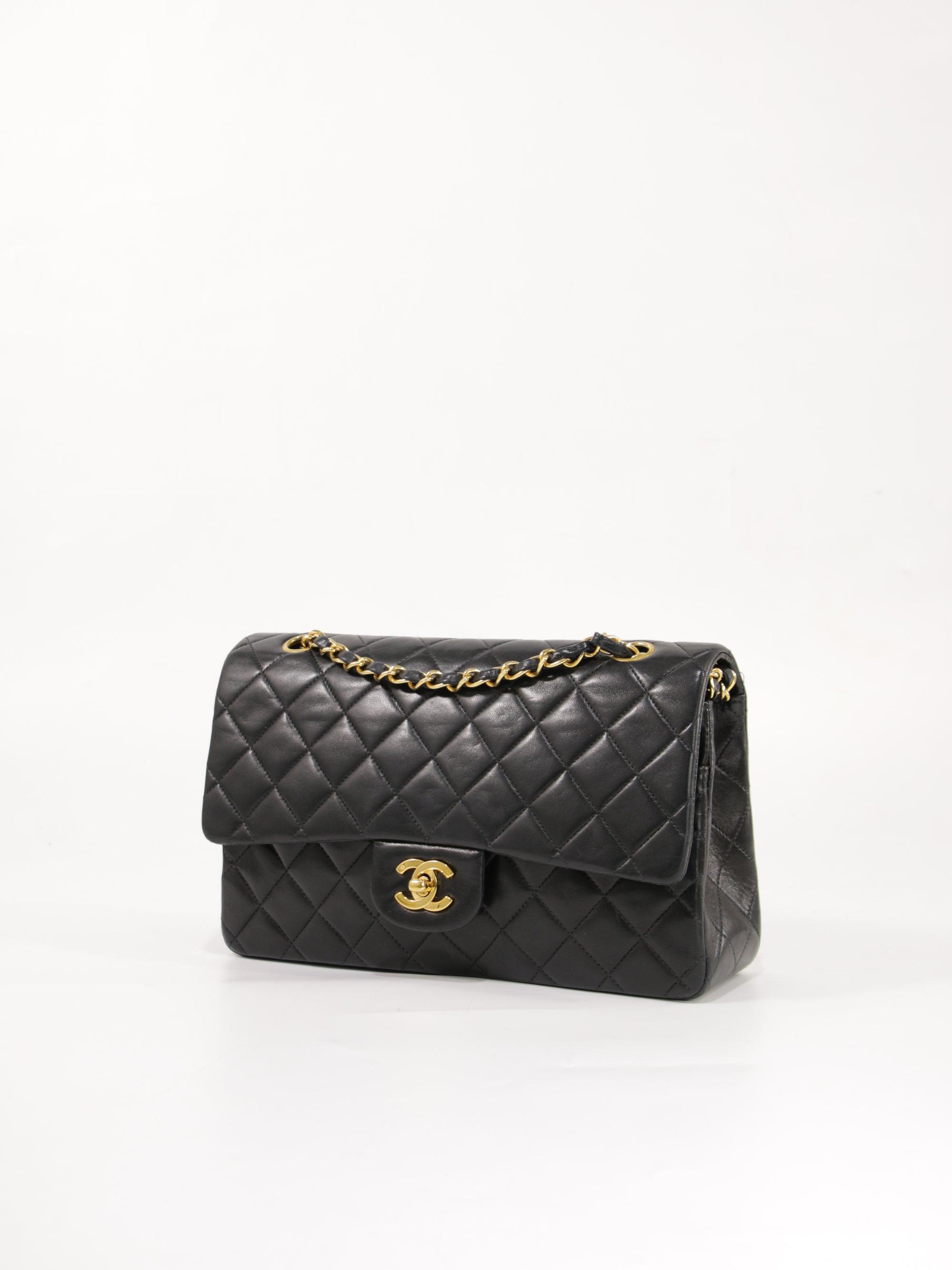 Medium Classic Flap