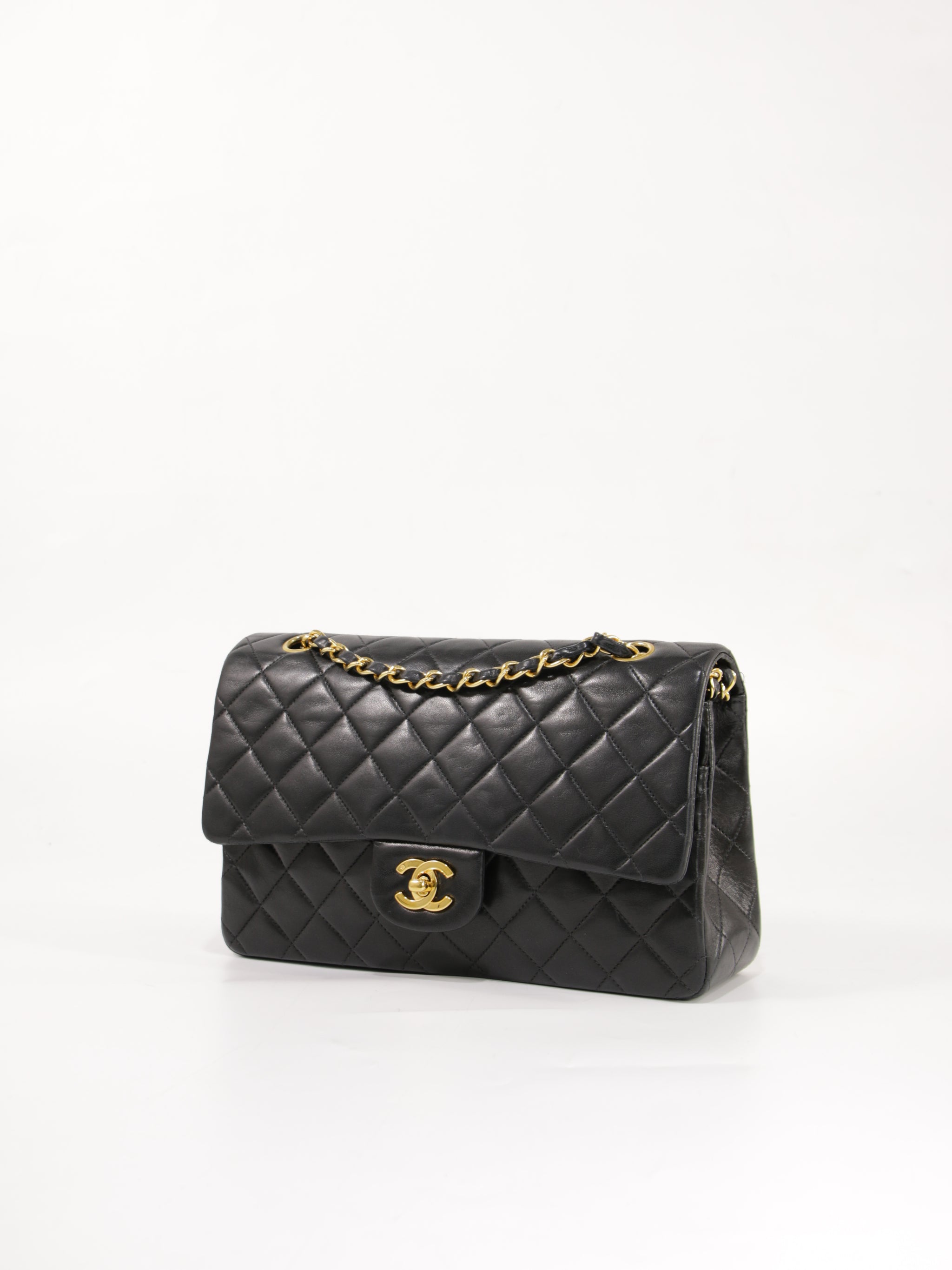 Medium Classic Flap