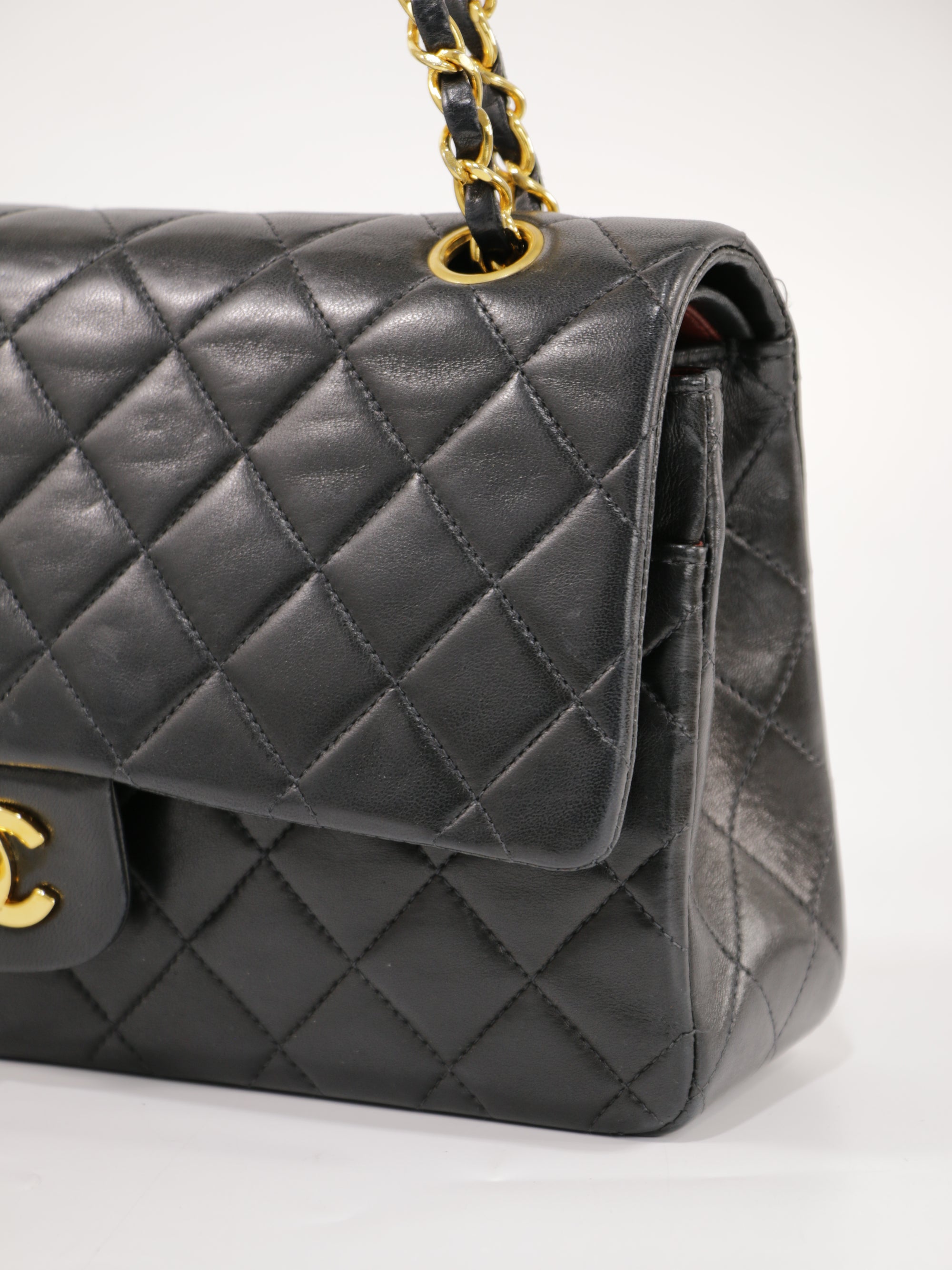Medium Classic Flap