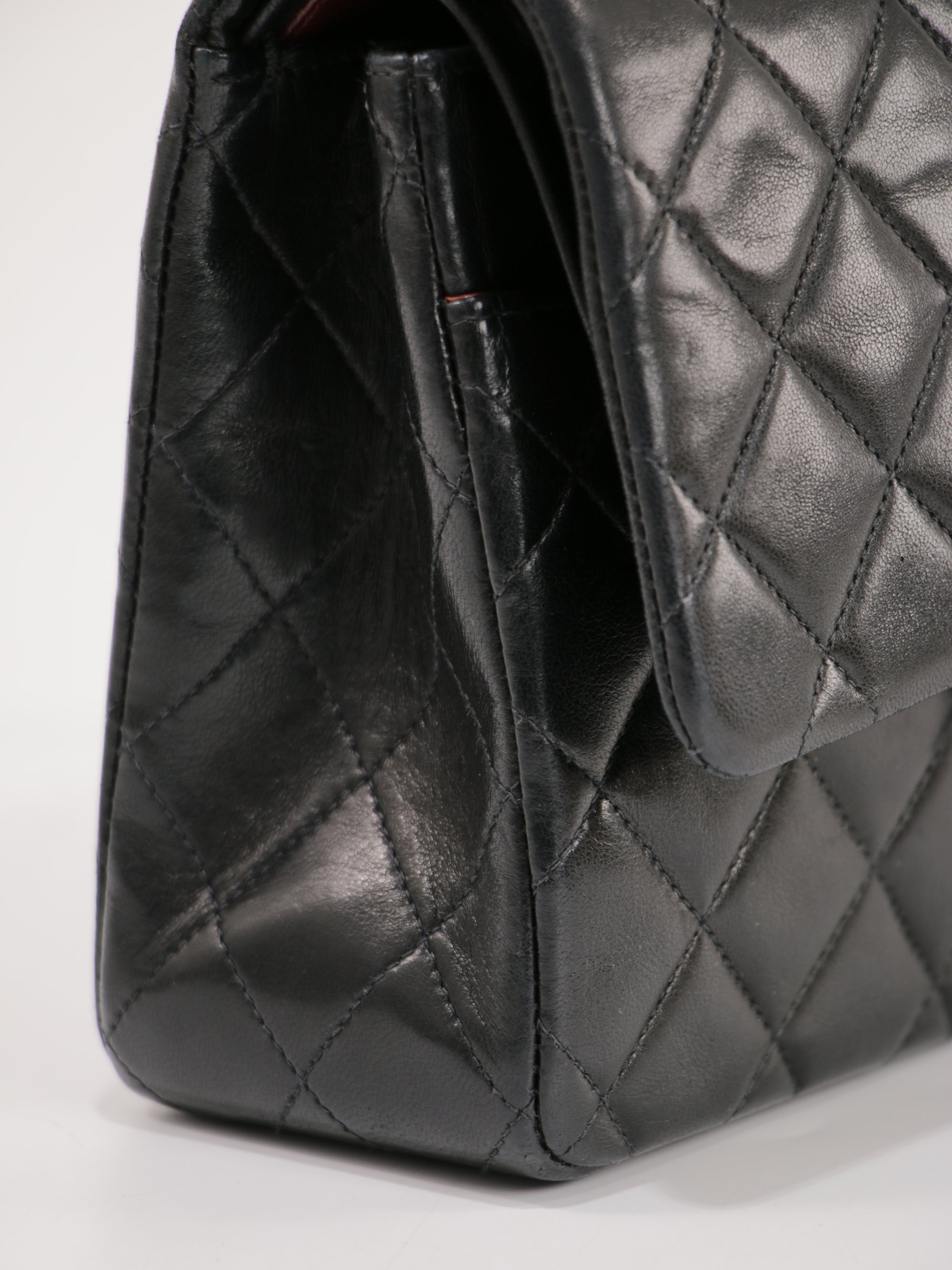 Medium Classic Flap