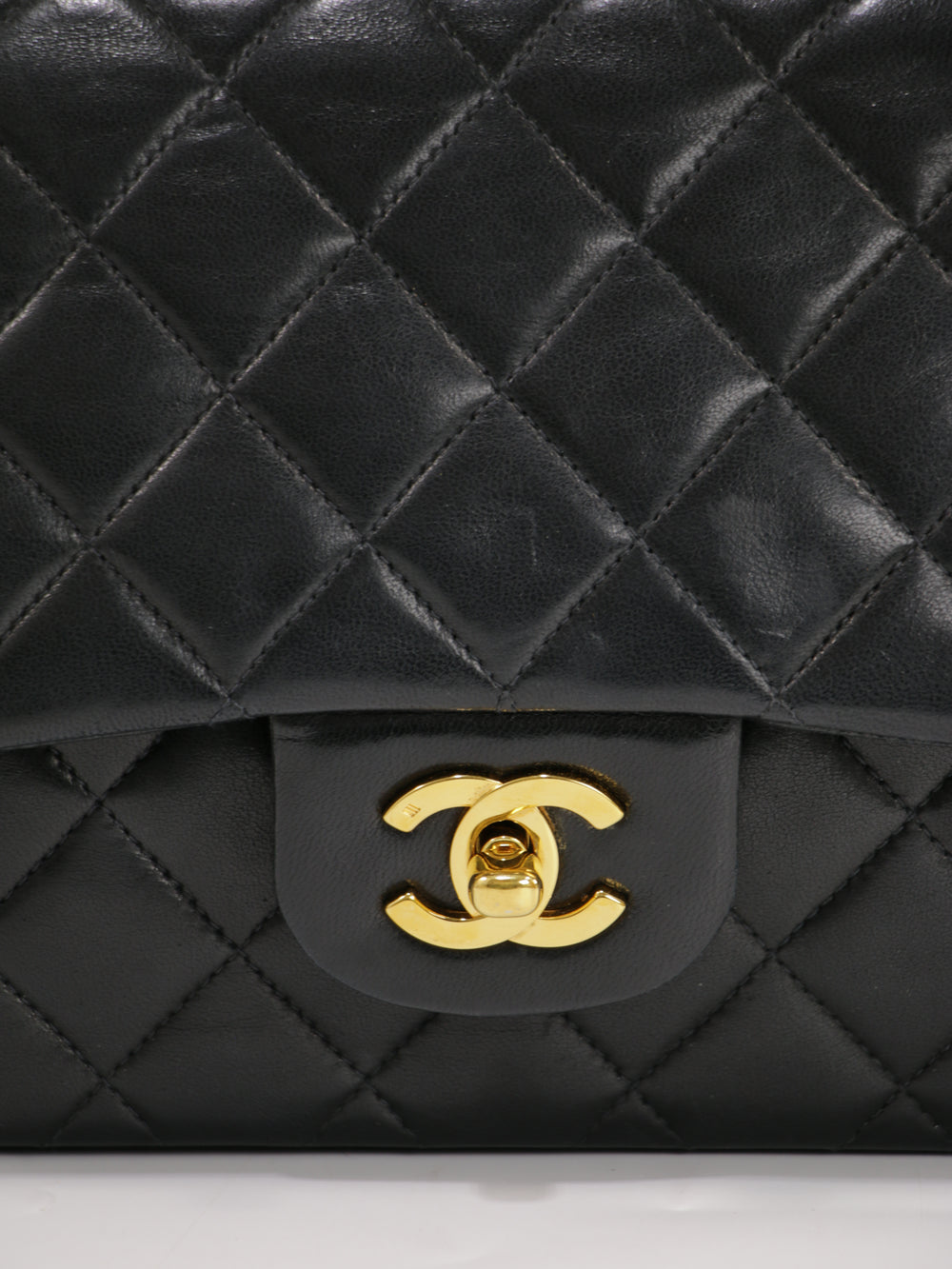 Medium Classic Flap