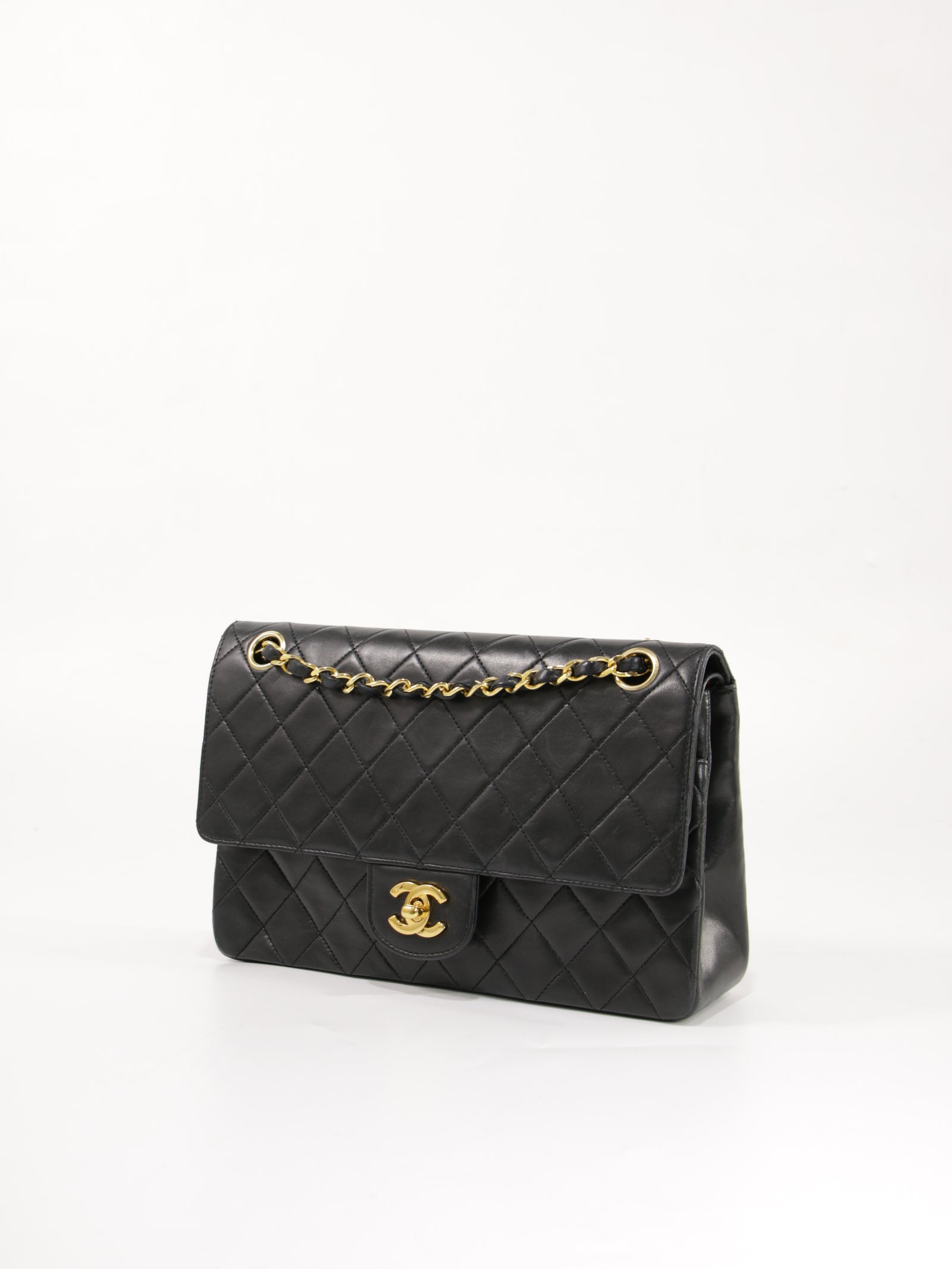 Medium Classic Flap