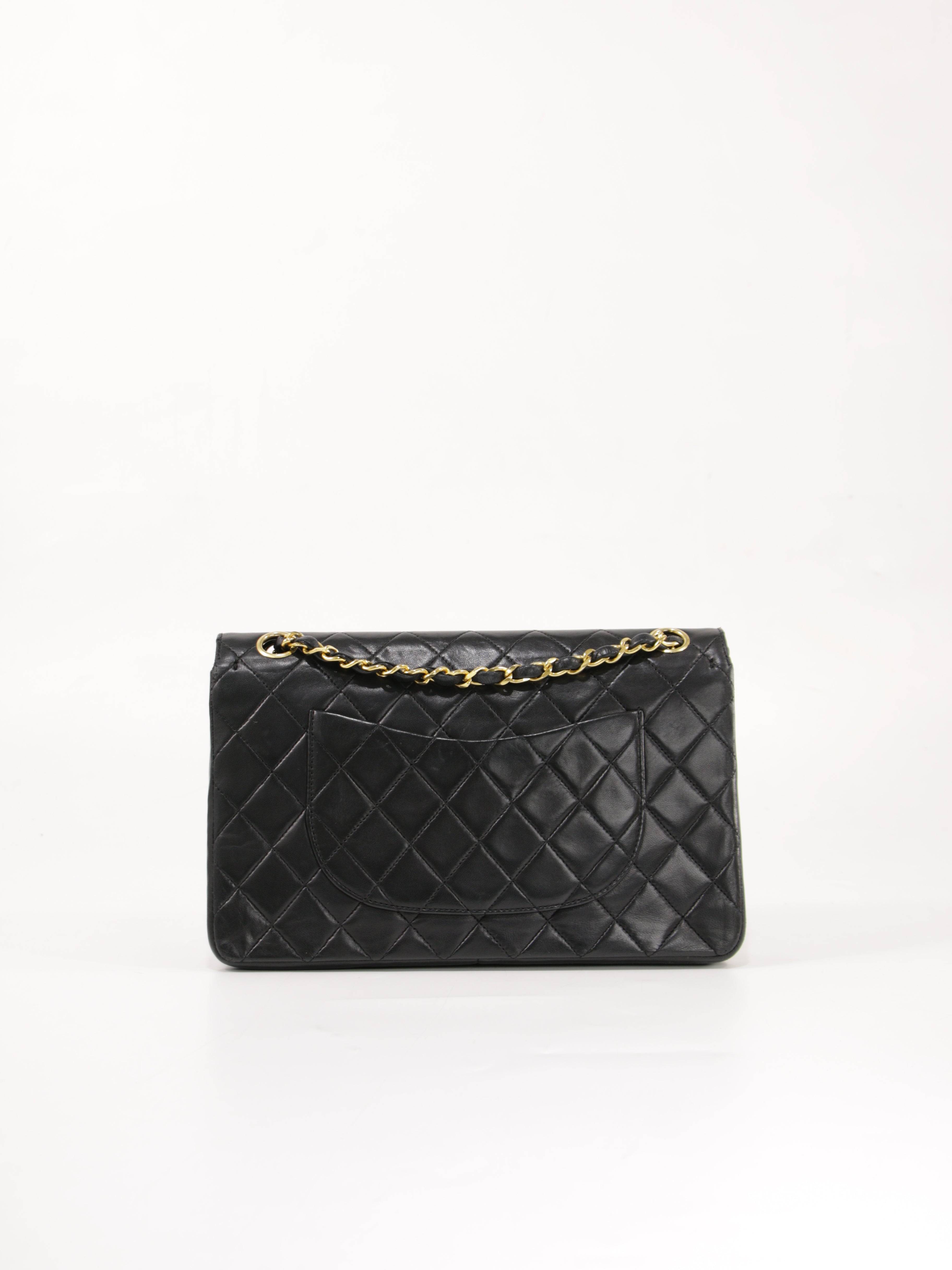 Medium Classic Flap