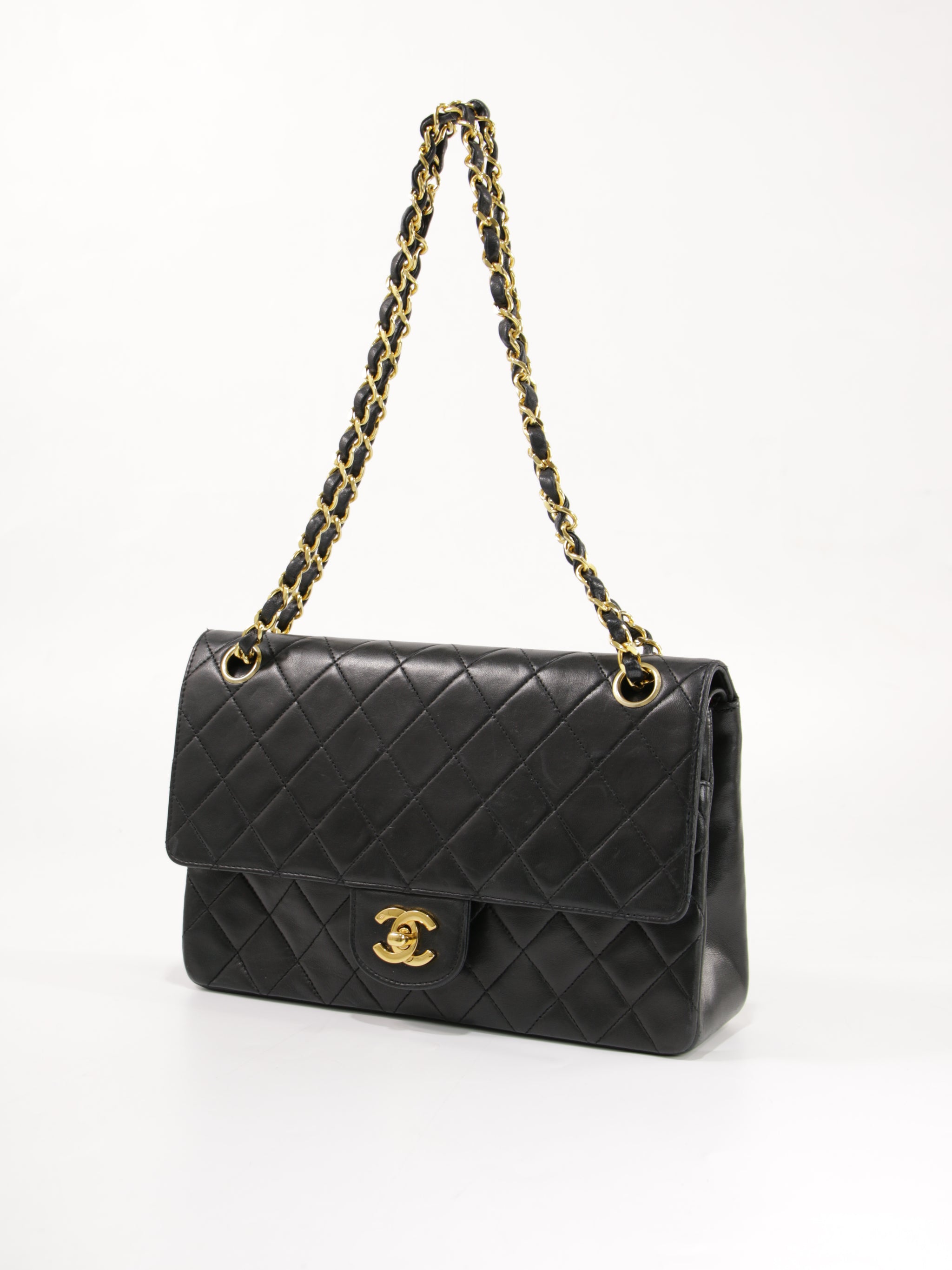Medium Classic Flap