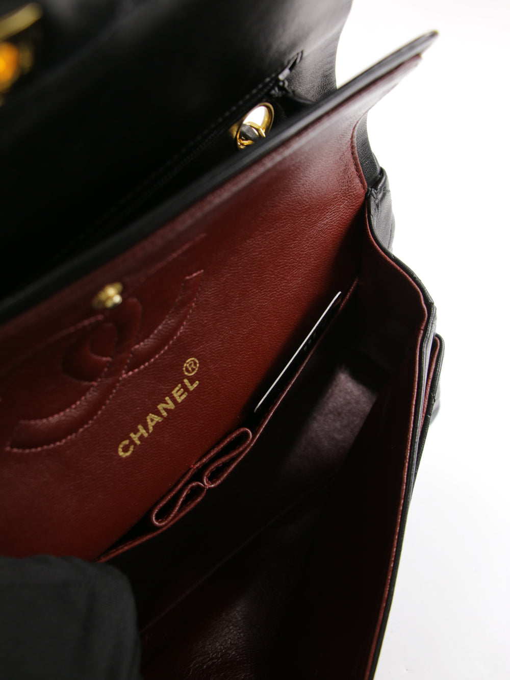 Medium Classic Flap