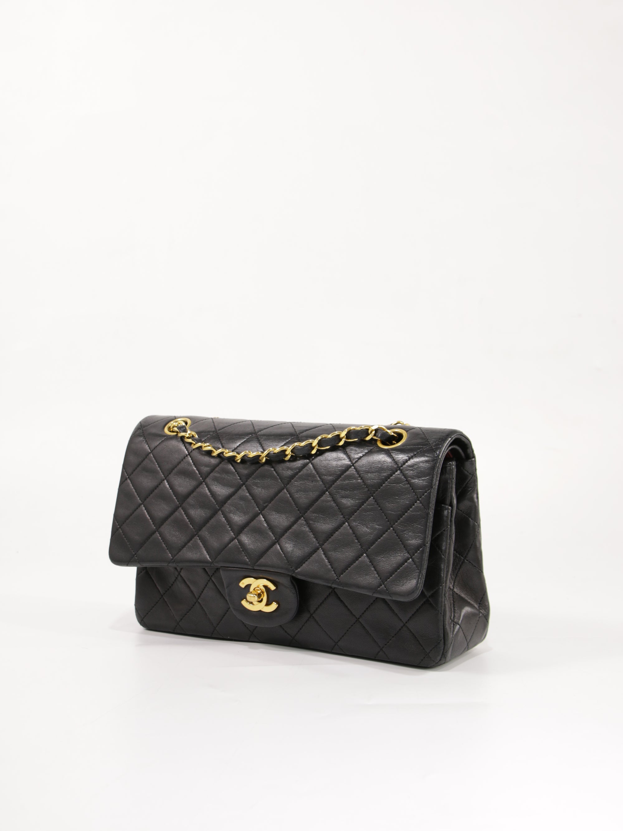 Medium Classic Flap