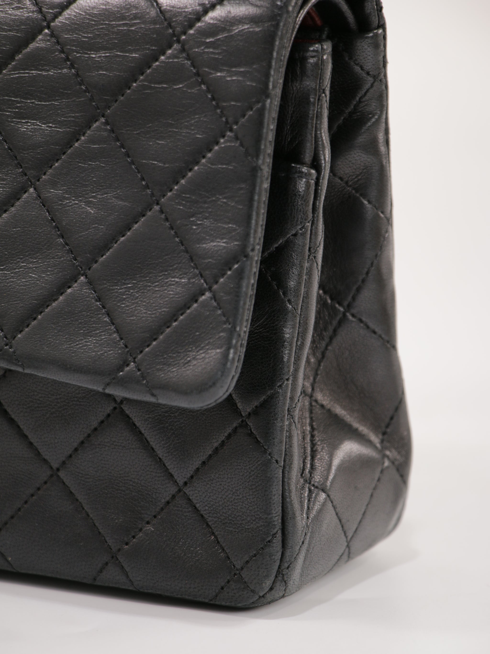 Medium Classic Flap