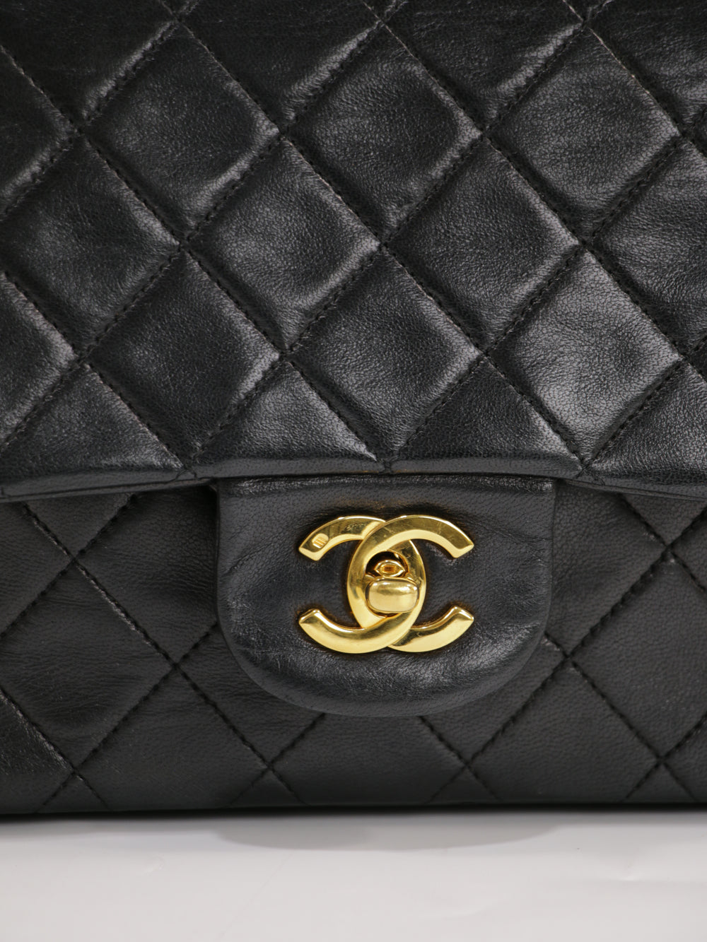 Medium Classic Flap