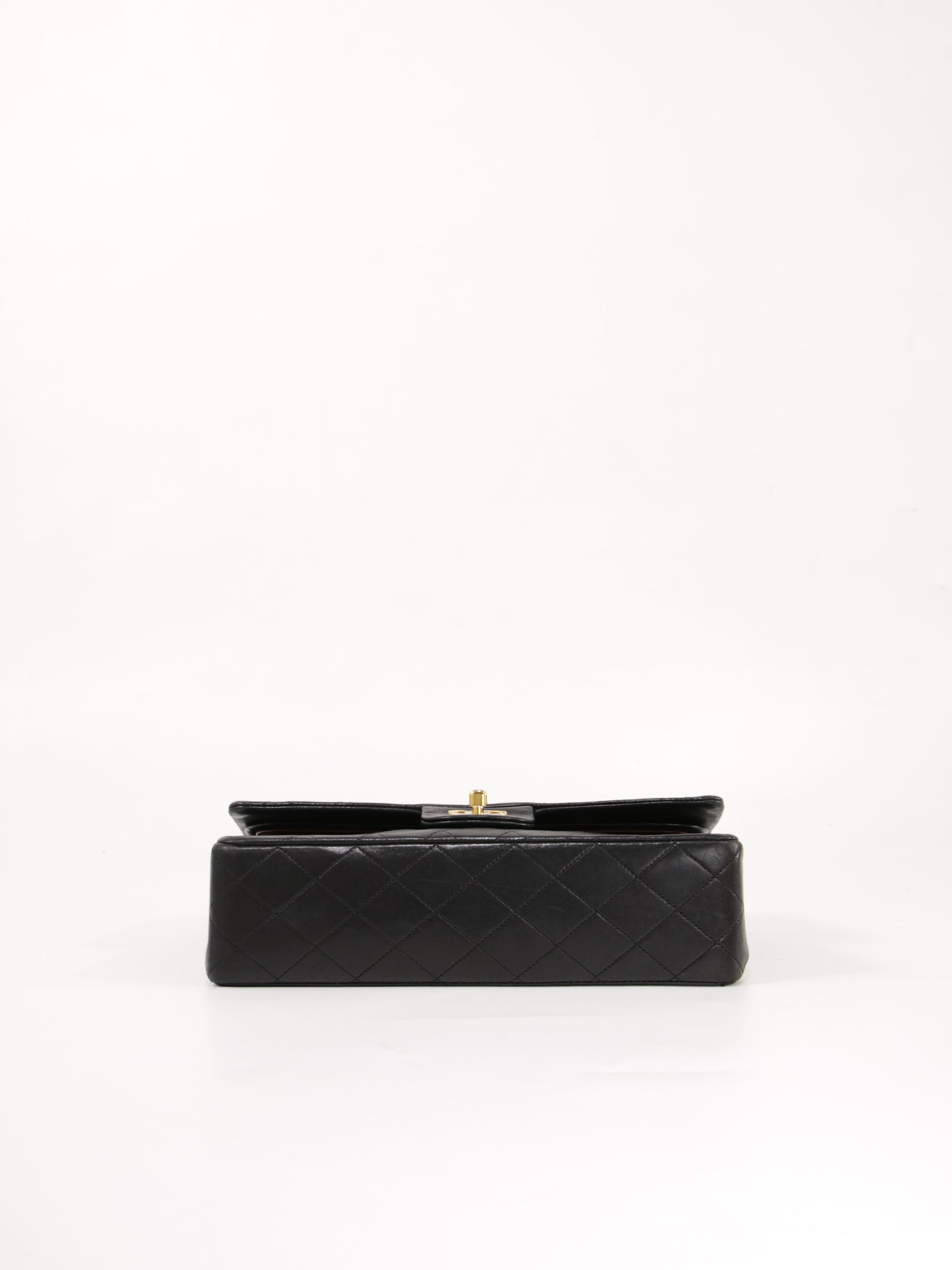 Medium Classic Flap