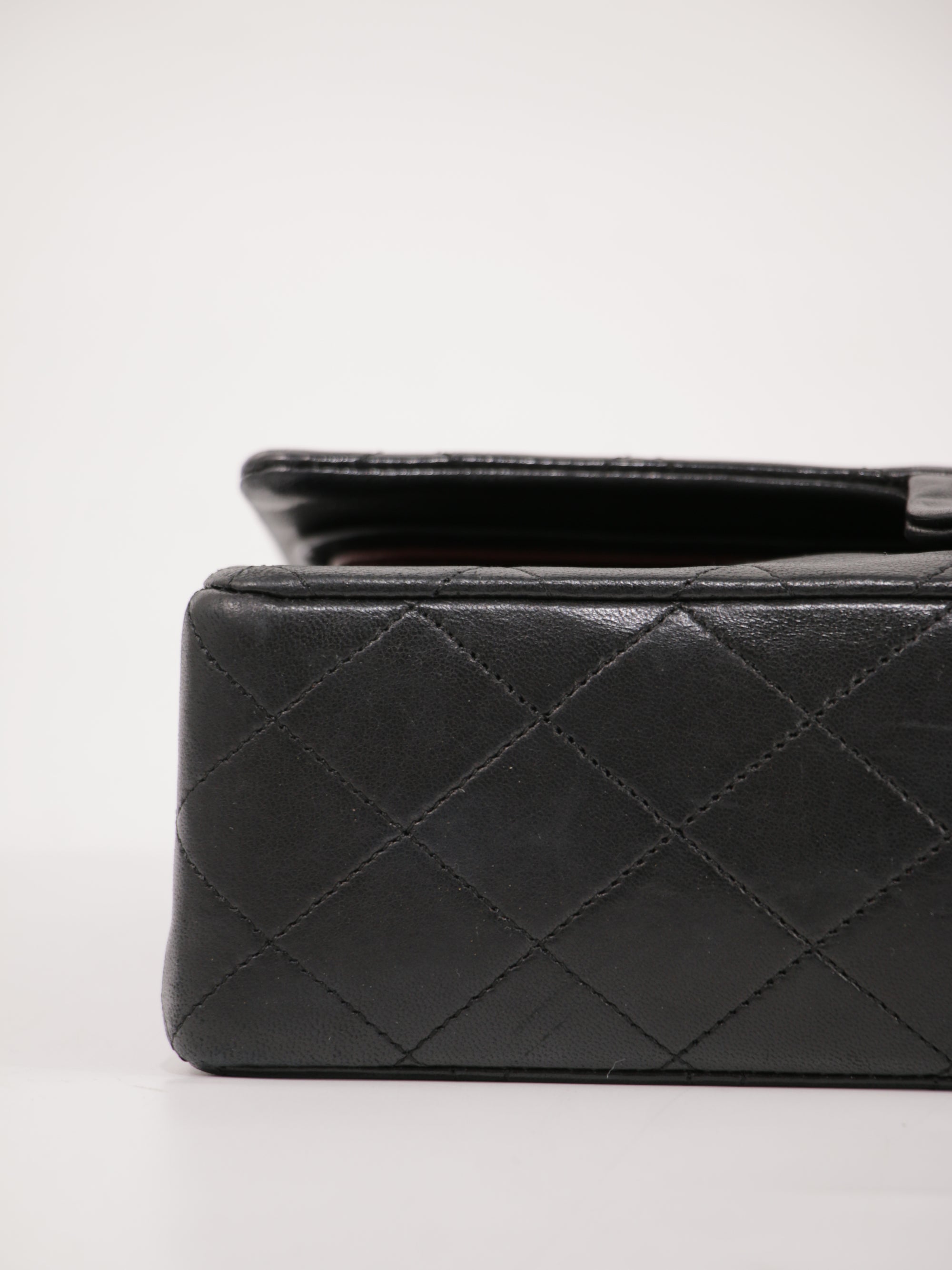 Medium Classic Flap