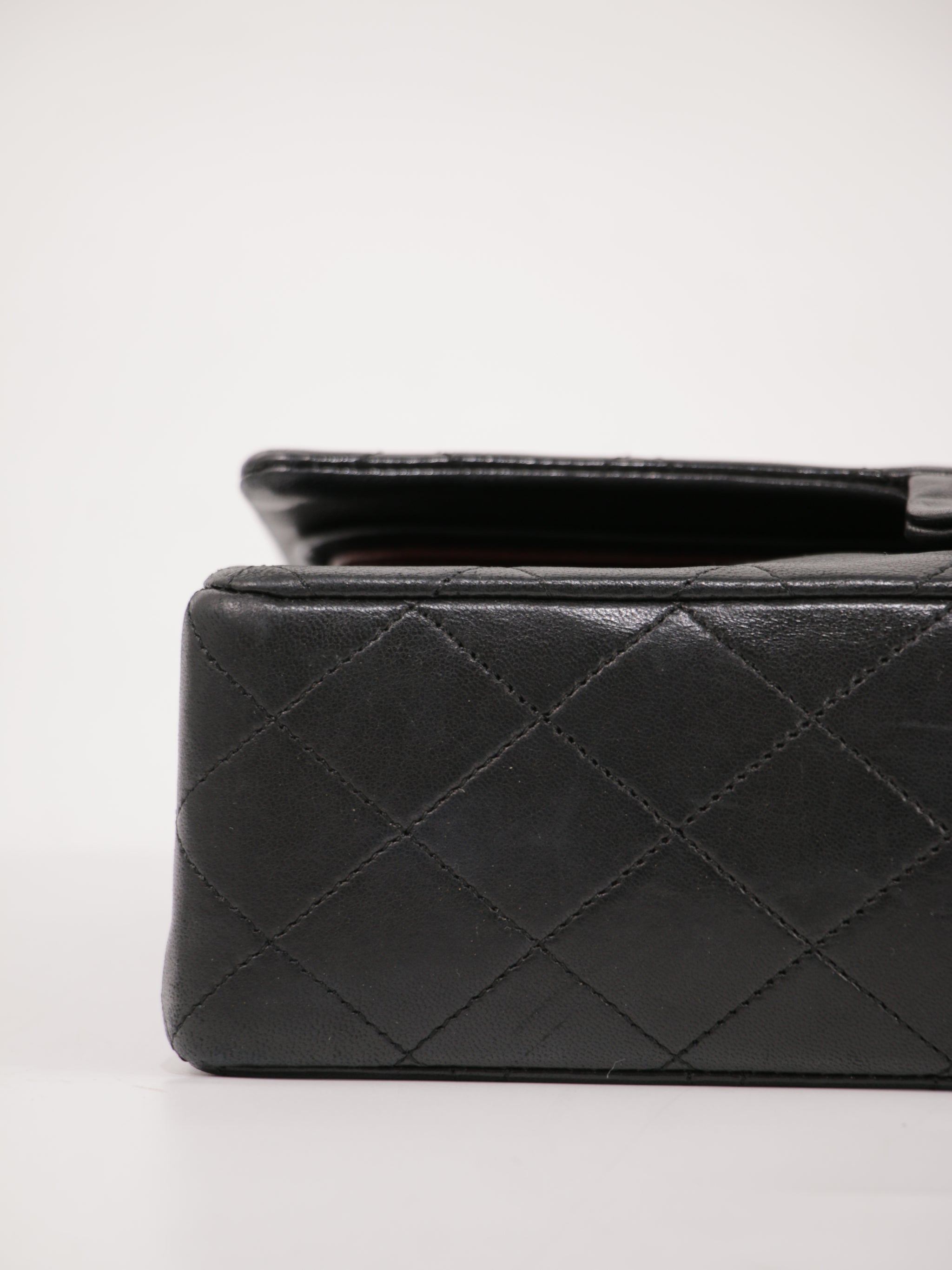 Medium Classic Flap