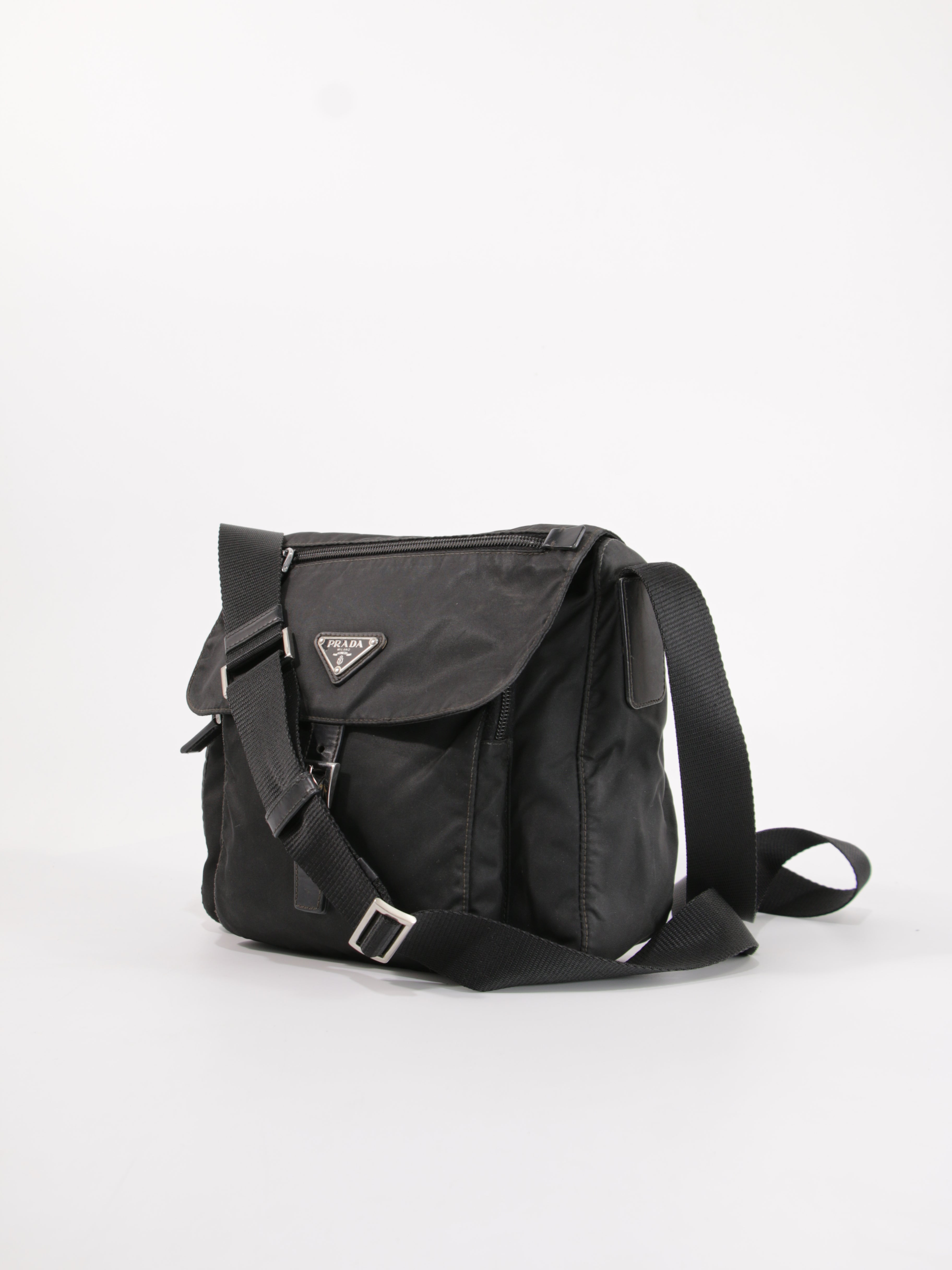 Single Buckle Messenger
