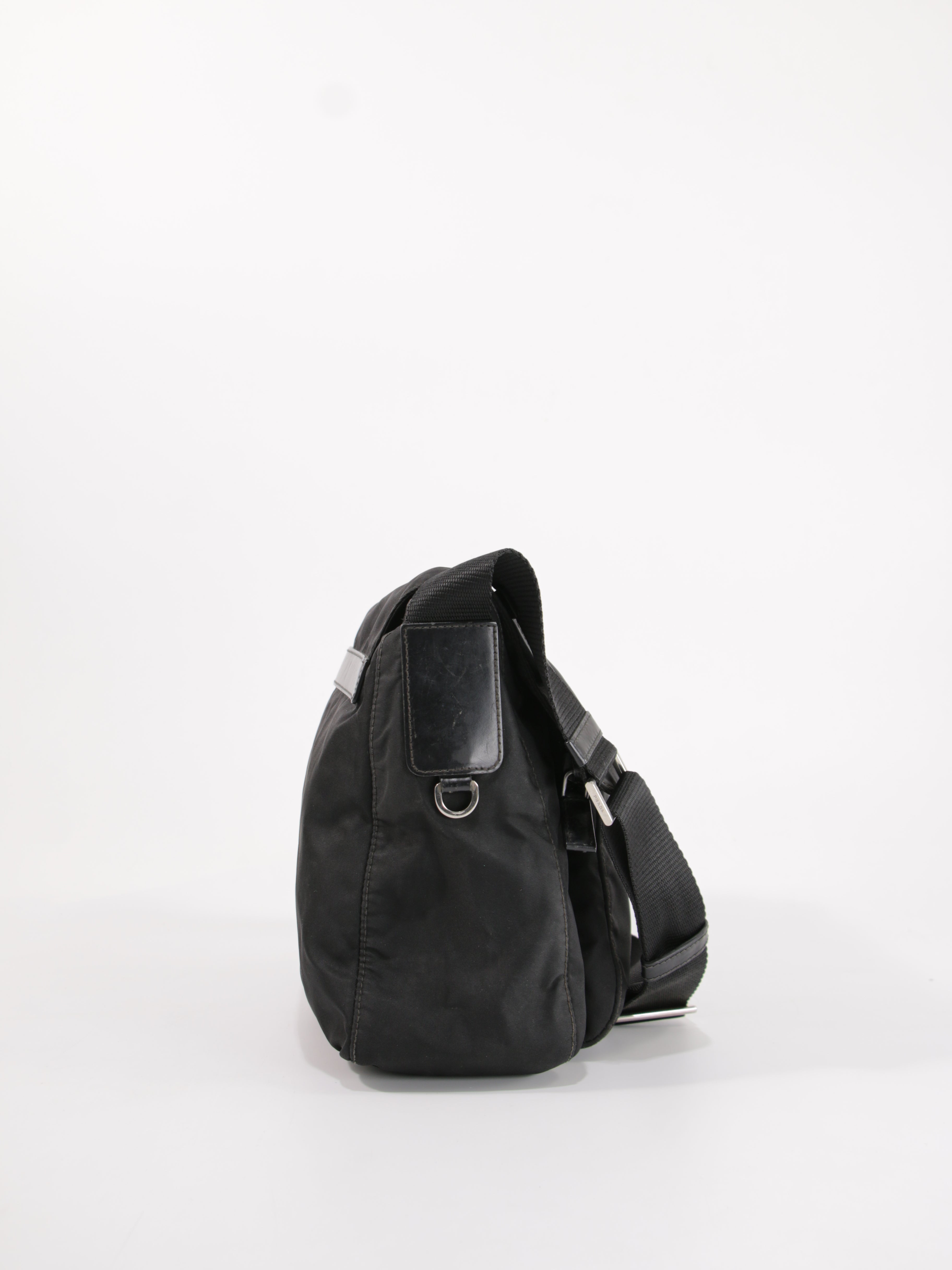 Single Buckle Messenger