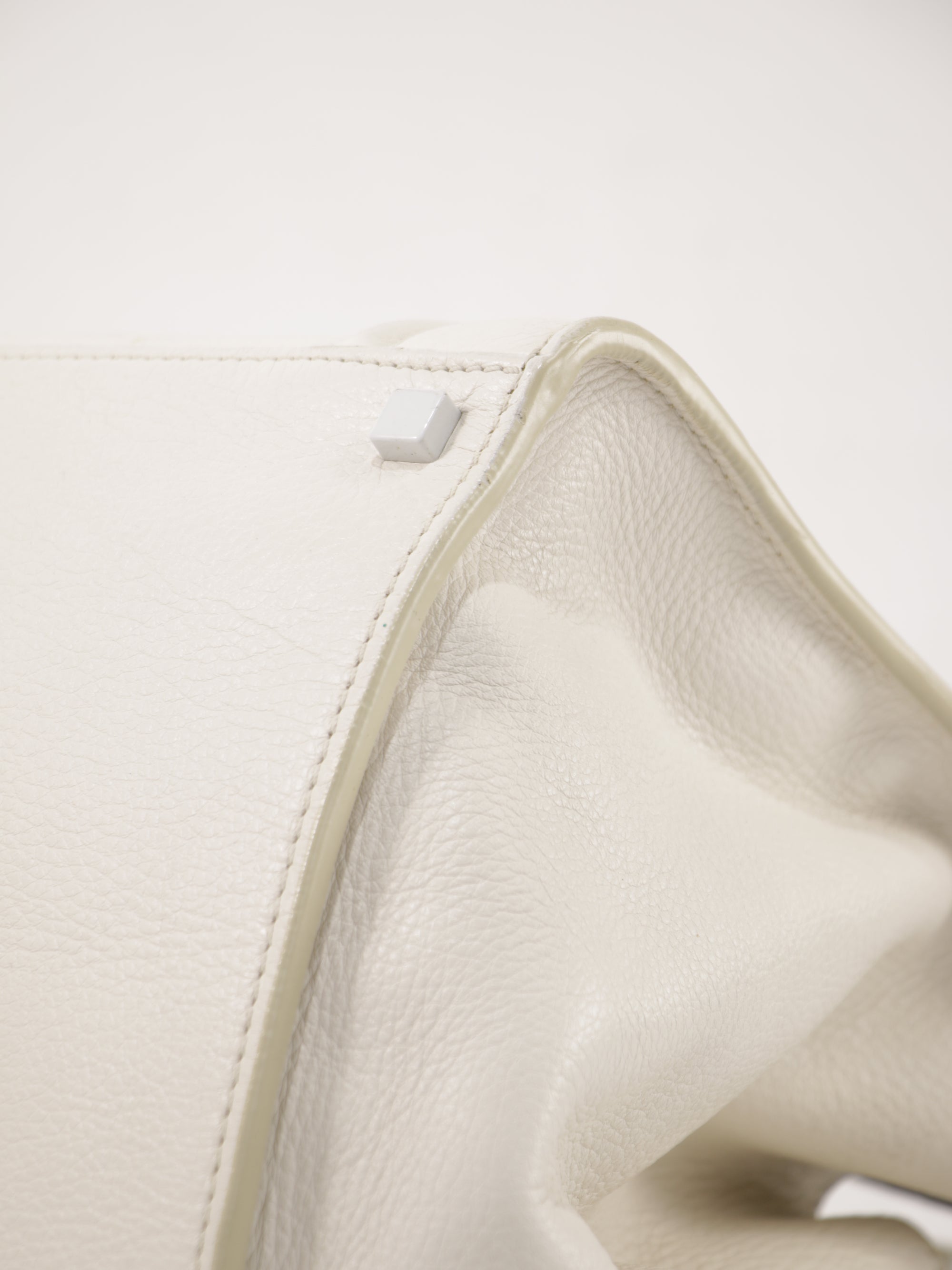 Medium luggage