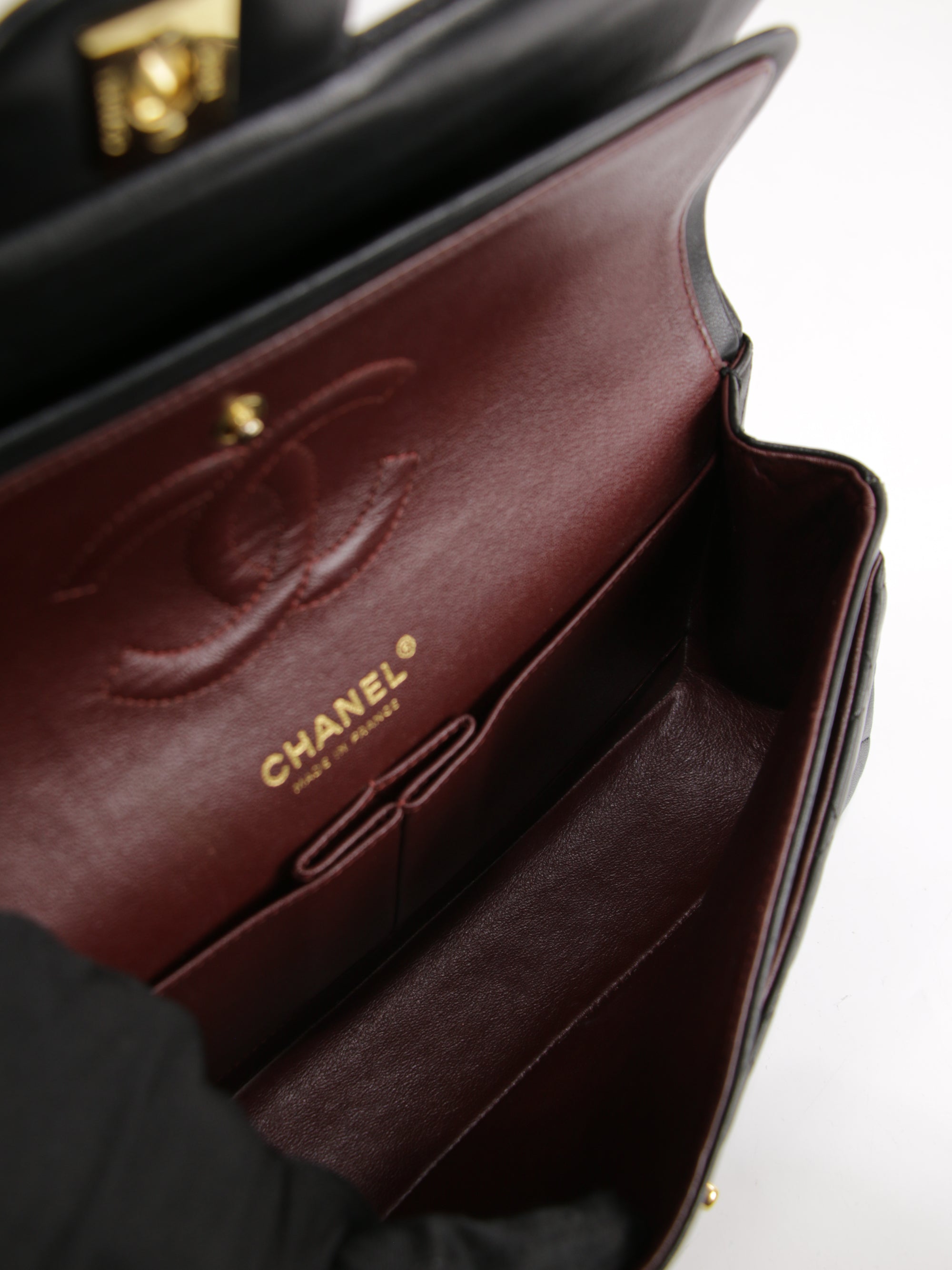 Medium Classic Flap